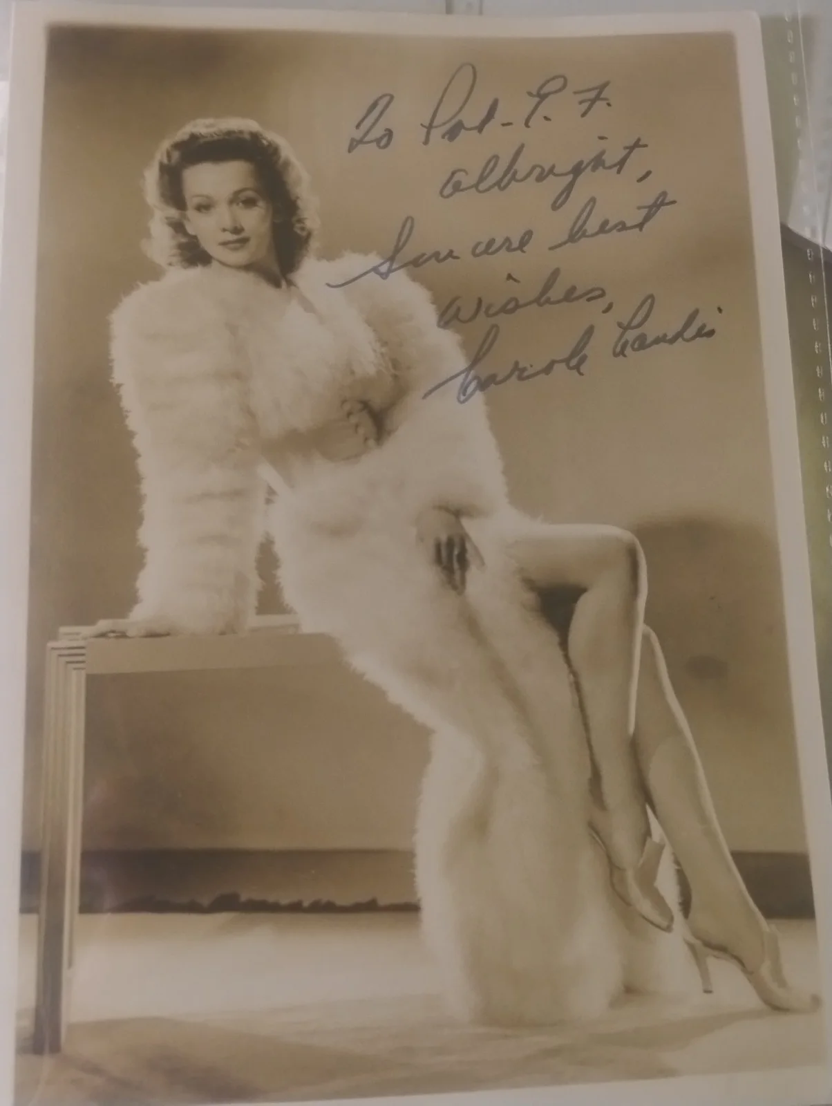 Carole Landis — Stunning Carole Landis Signed 5X7 Photo Matte Finish Inscribed, изображение 2