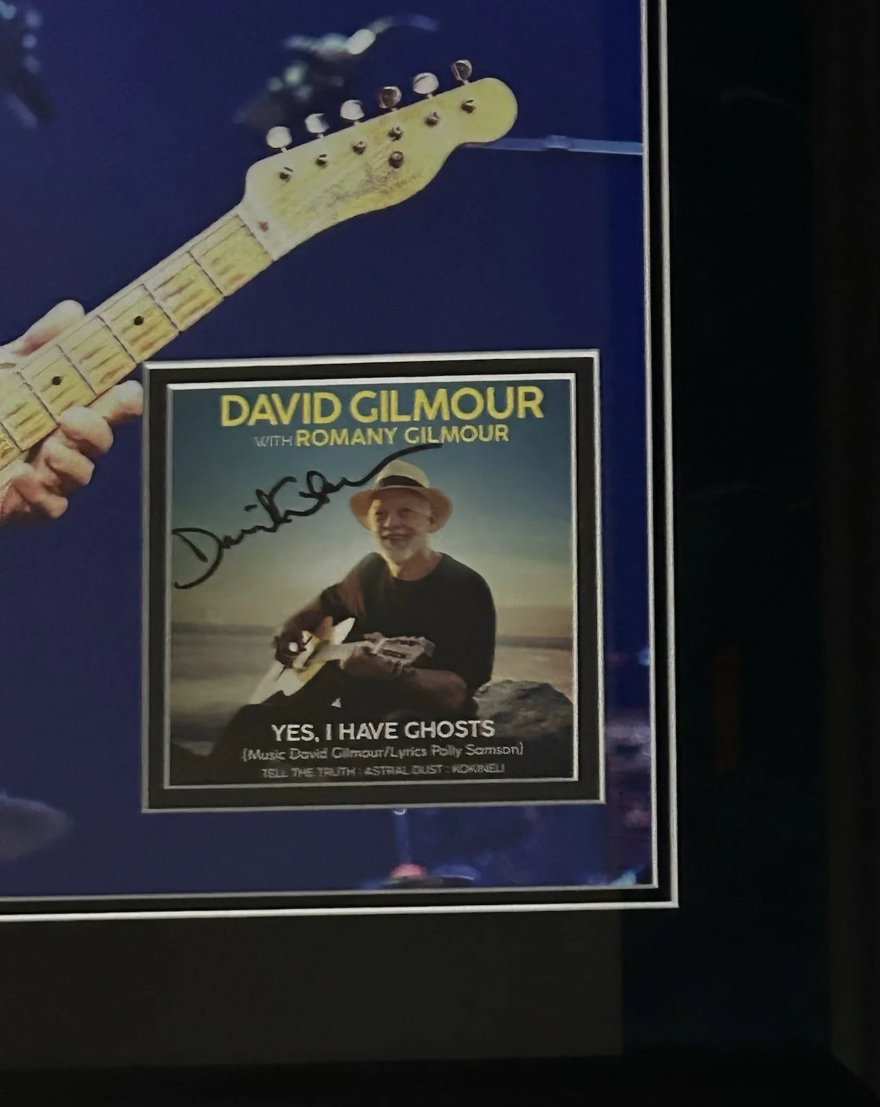 David Gilmour Signed Pink Floyd Autographed CD Framed Photo 23x27 Beckett LOA, image 2