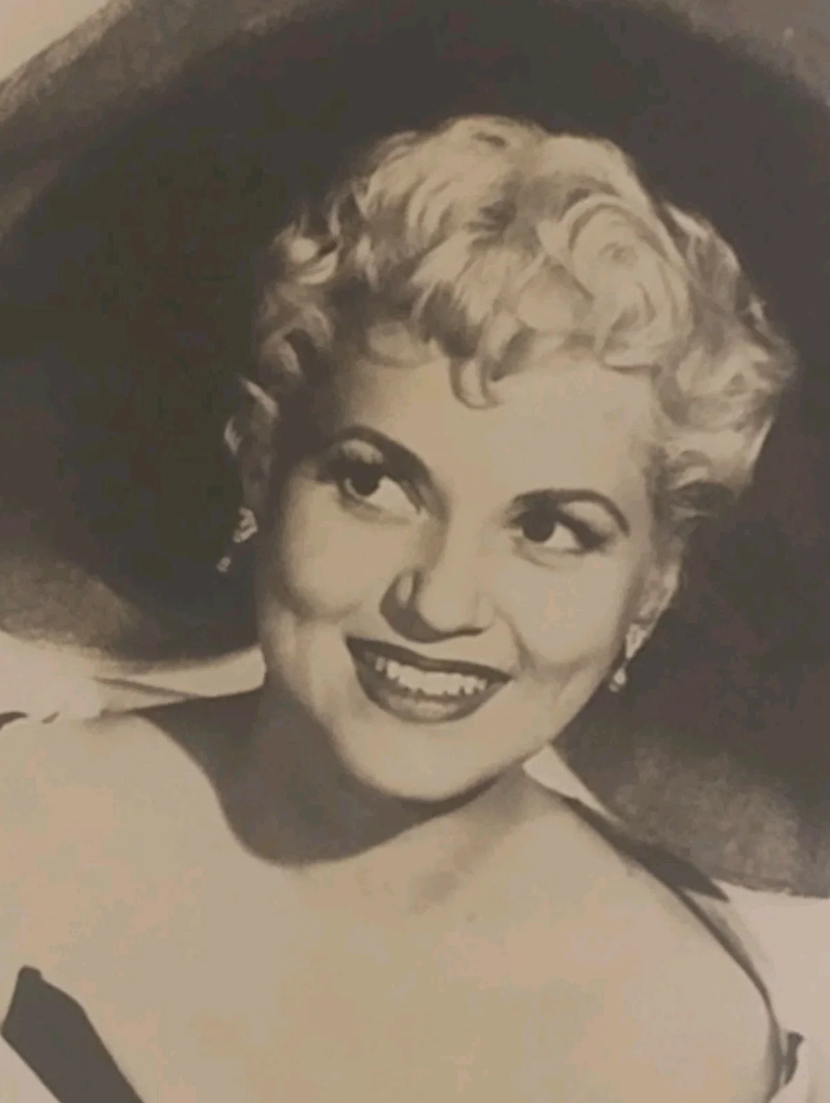 Judy Holliday — Actress Judy Holliday Small Signed Photo Academy award Original Photo Autograph
