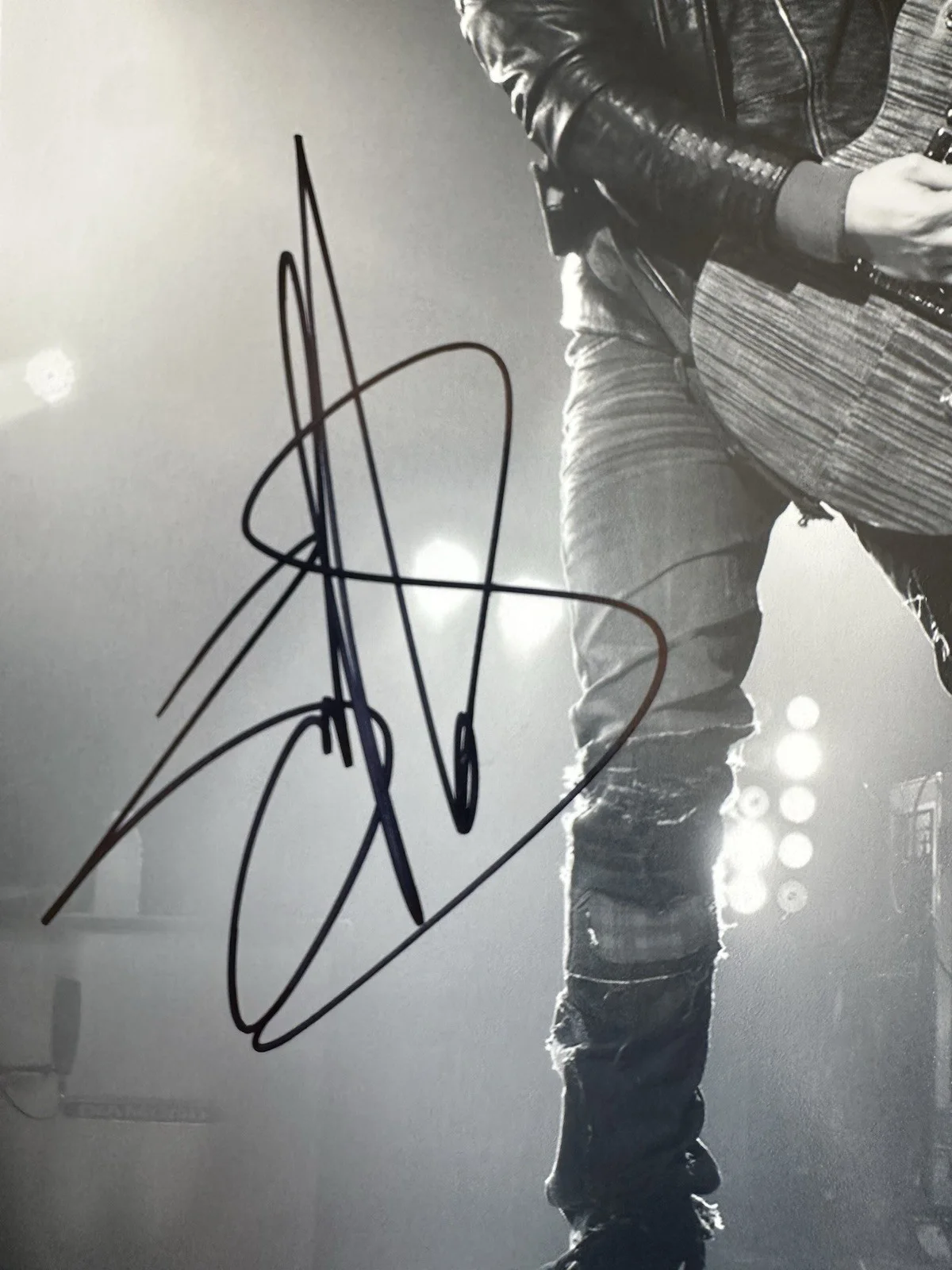 Autographed Zach Myers Shinedown 8x10 Photo, изображение 2