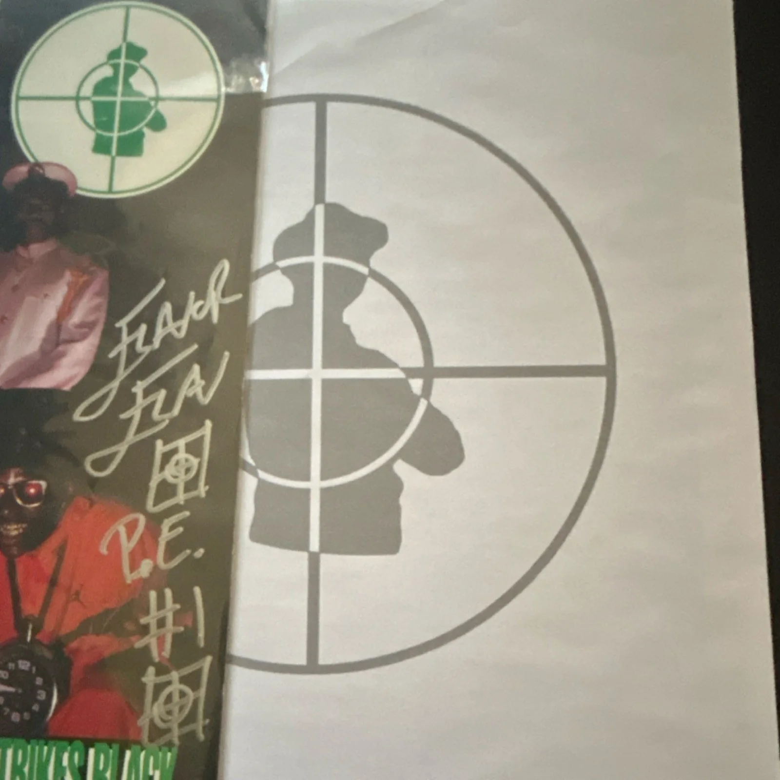 Public Enemy Apocalypse 91 The Enemy Strikes Black Signed Green Vinyl Record, изображение 5