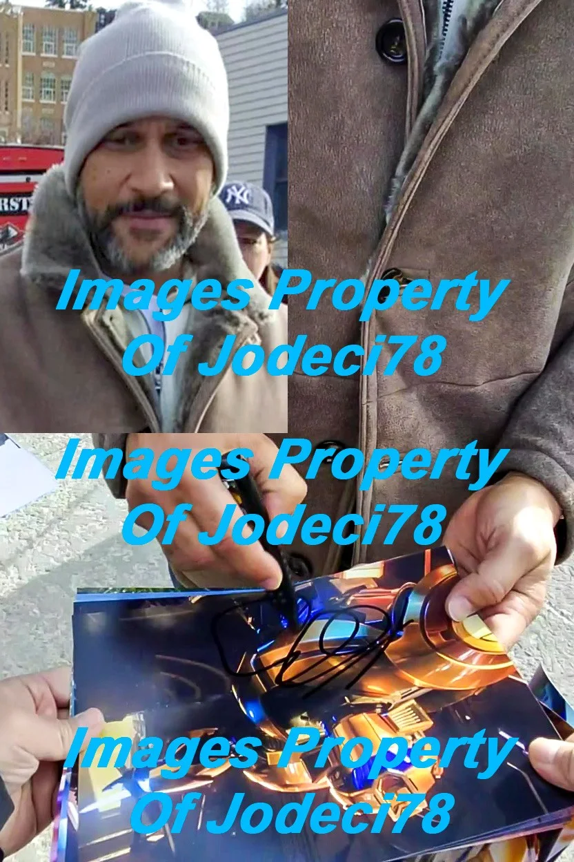 Keegan-Michael Key — Keegan-Michael Key Signed TRANSFORMERS ONE Bumblebee 8x10 Photo PROOF ACOA F, изображение 2
