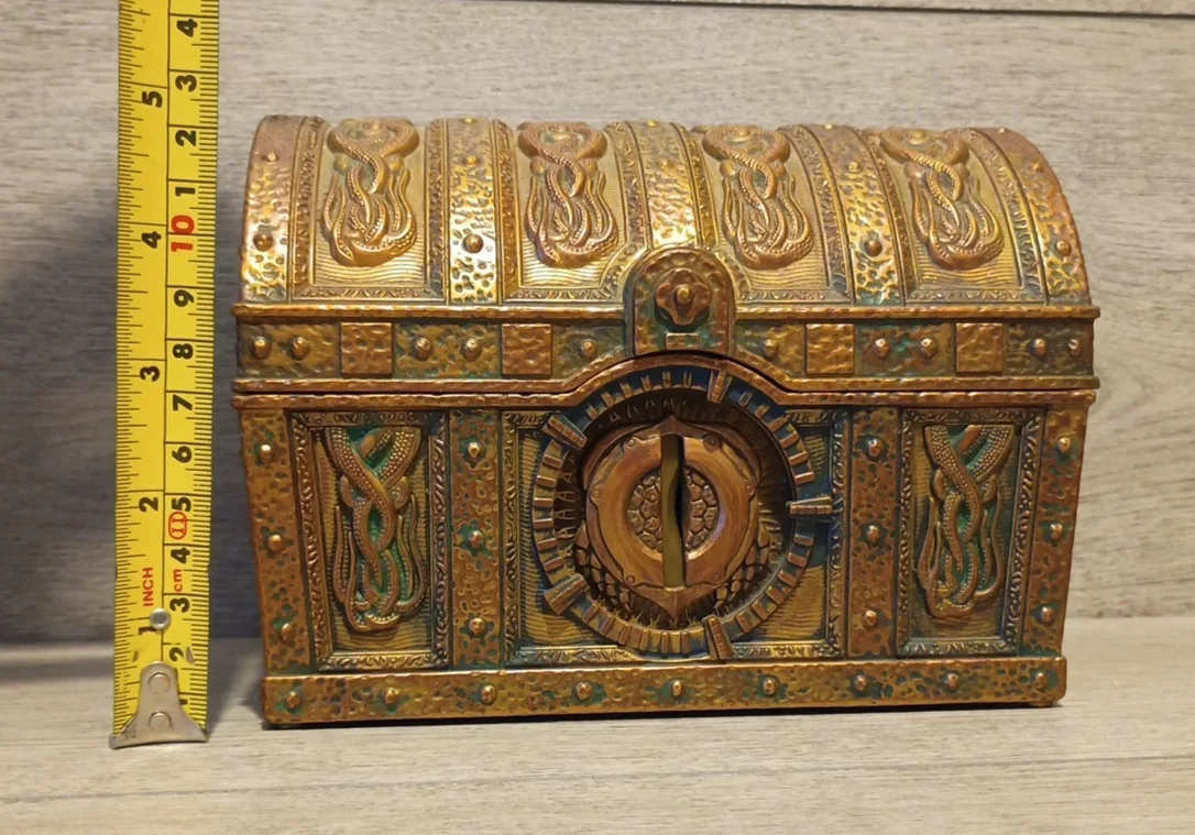 Official Pirates Of The Caribbean Dead Mans Chest Money Box - Rare Zizzle Disney, изображение 3