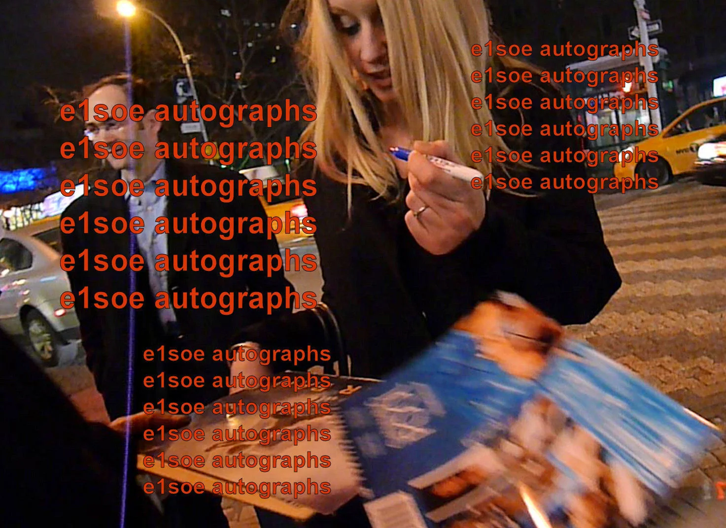 Ludivine Sagnier — Ludivine Sagnier signed 8x10 photo in person. Exact Proof - Swimming Pool, изображение 2