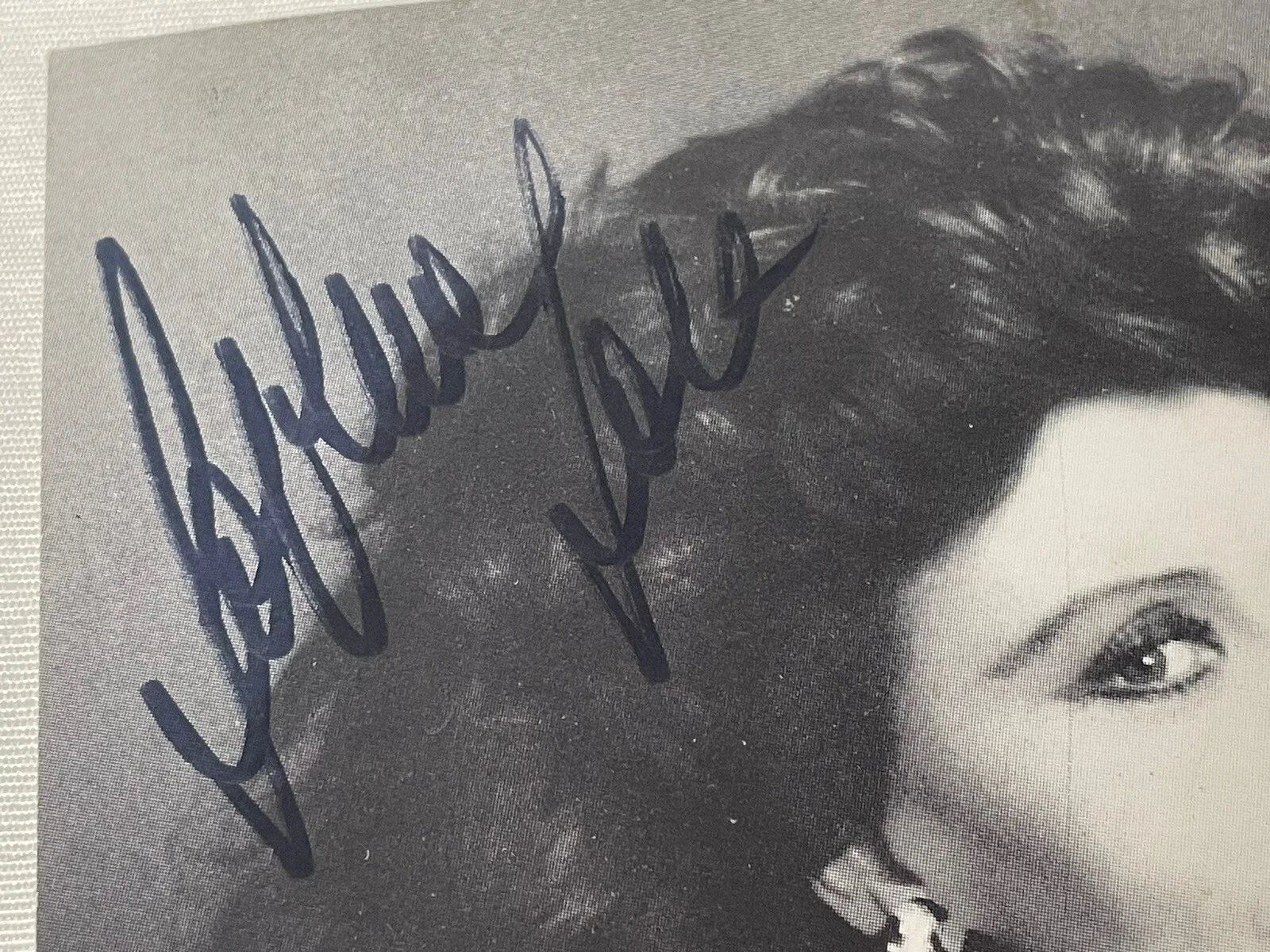 Sophia Loren — Sophia Loren 4x6 B&W Signed Photo Autograph, изображение 2