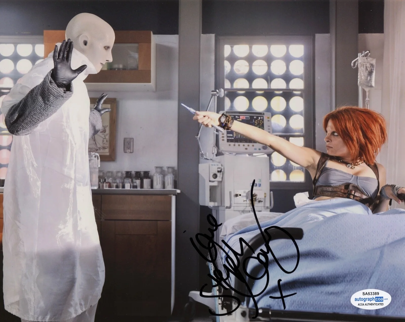 STEPHANIE LEONIDAS — Stephanie Leonidas signed "DEFIANCE" 8x10 Photo h Auto PROOF Irisa ACOA COA, изображение 3