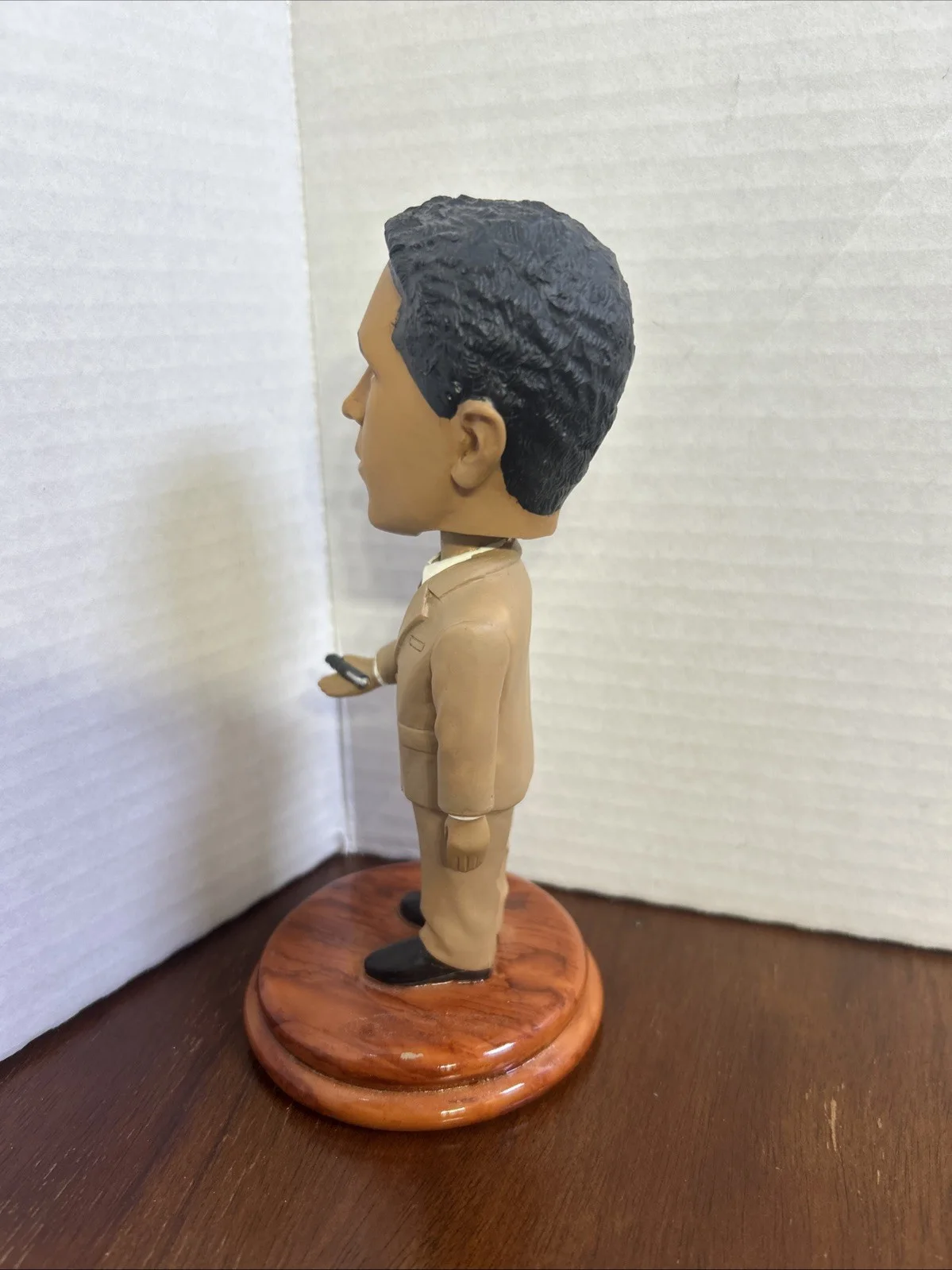 Oscar Nunez The Office Oscar Bobblehead Original NBC, изображение 5