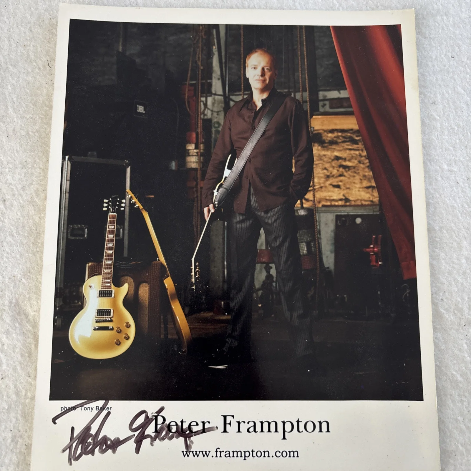 Peter Frampton-HAND SIGNED - Autographed photo-World Tour 8x10, image 3