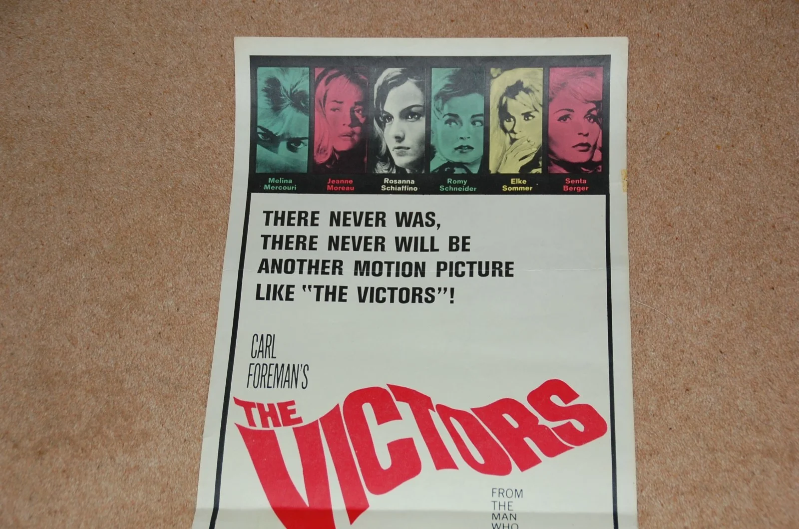 CARL FOREMAN'S THE VICTORS (1963) - ORIG. US INSERT POSTER & US SOUVENIR BOOKLET, изображение 3