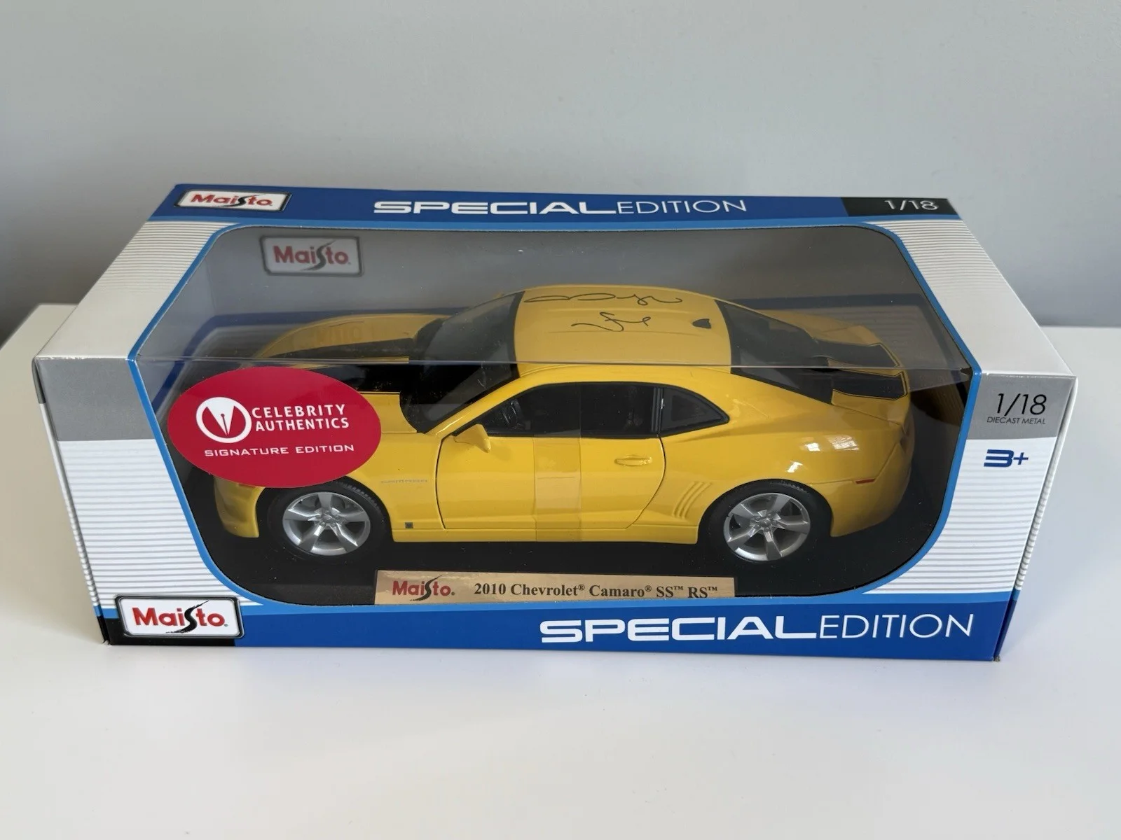 Megan Fox — Megan Fox Signed Transformers 2010 Chevrolet Camaro 1:18 Scale Bumblebee CA COA, image 2