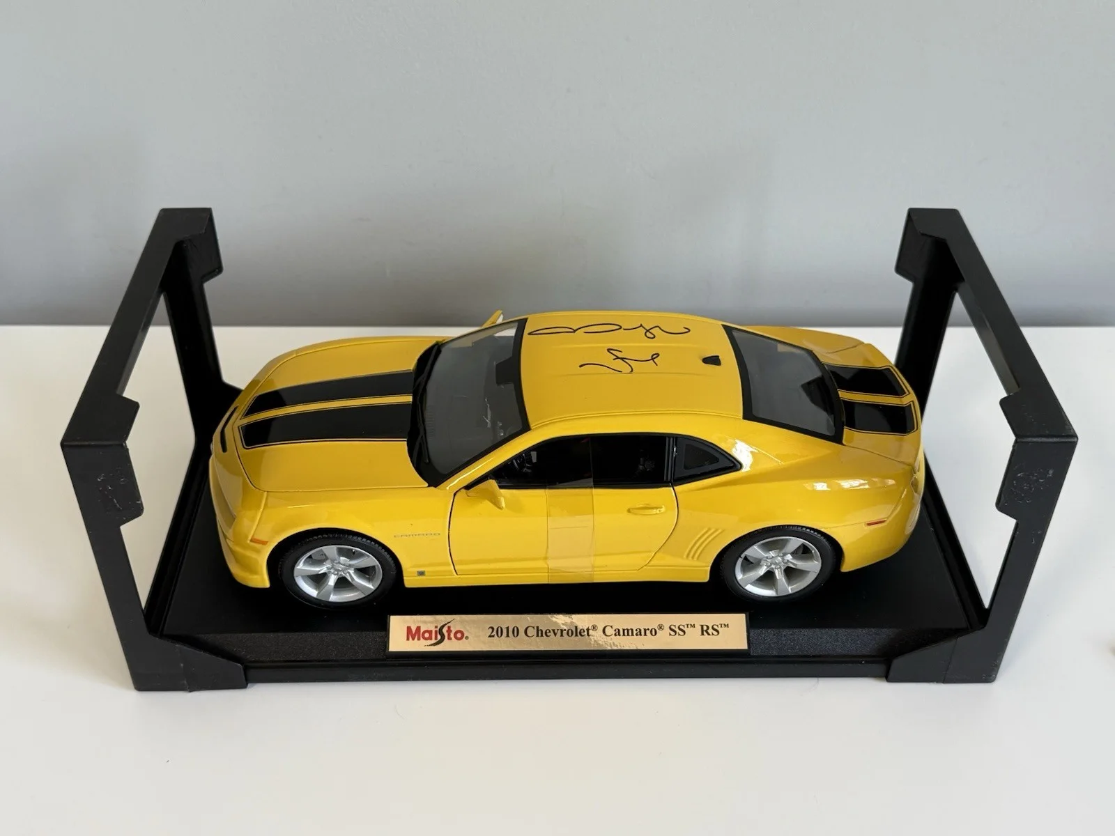 Megan Fox — Megan Fox Signed Transformers 2010 Chevrolet Camaro 1:18 Scale Bumblebee CA COA, image 5