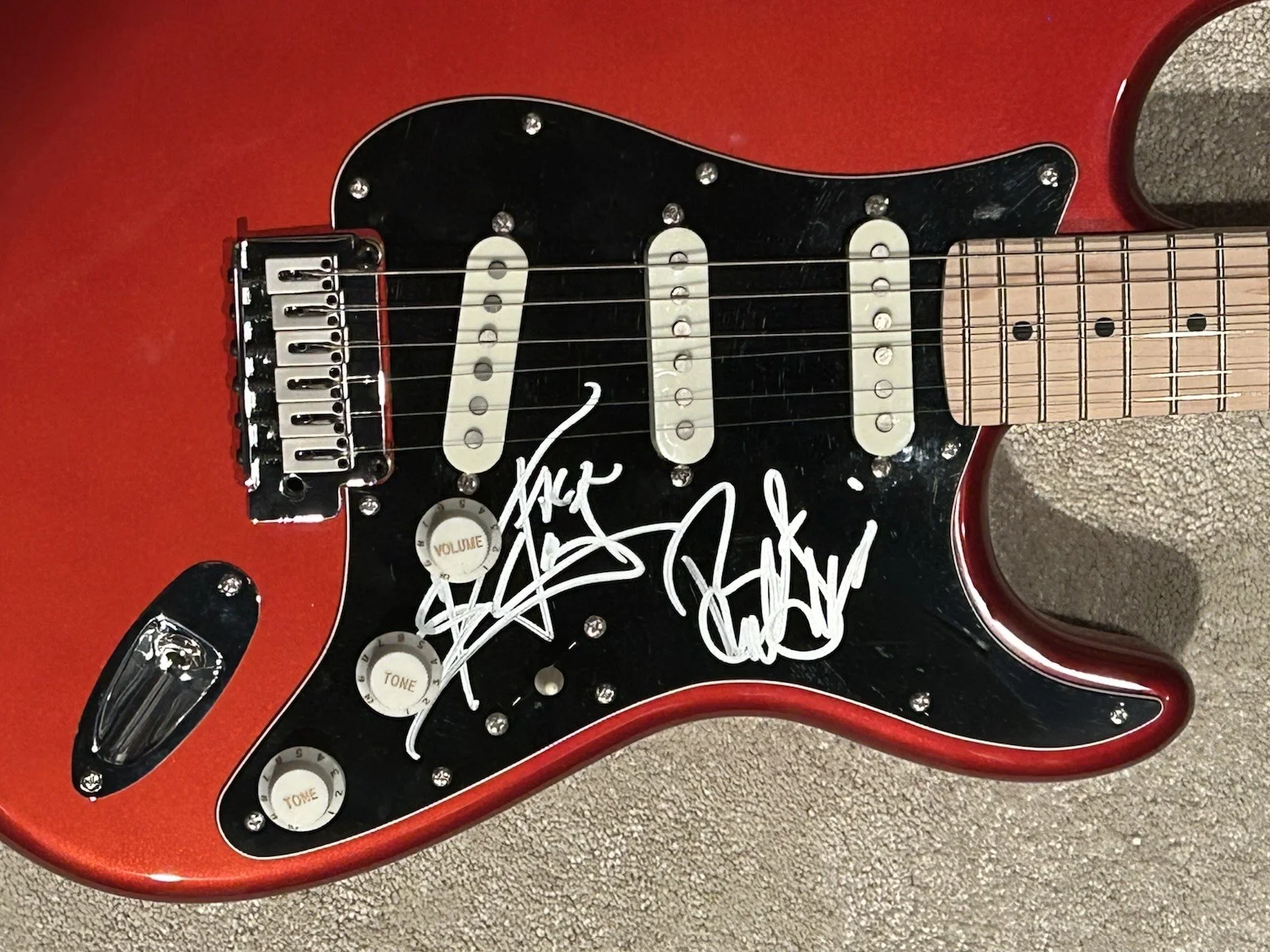 Night Ranger Signed Guitar Autographed Jack Blades Brad Gillis, изображение 2