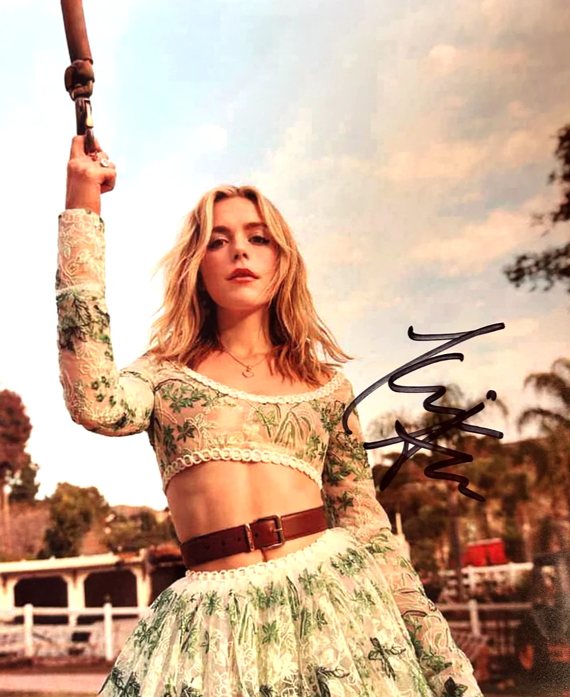 Kiernan Shipka — Kiernan Shipka (Adventures of Sabrina) Signed 8x10" Authentic Autograph w/COA, image 3