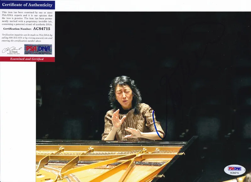 Mitsuko Uchida — Mitsuko Uchida Legendary Pianist Signed Autograph 8x10 Photo PSA/DNA COA #2