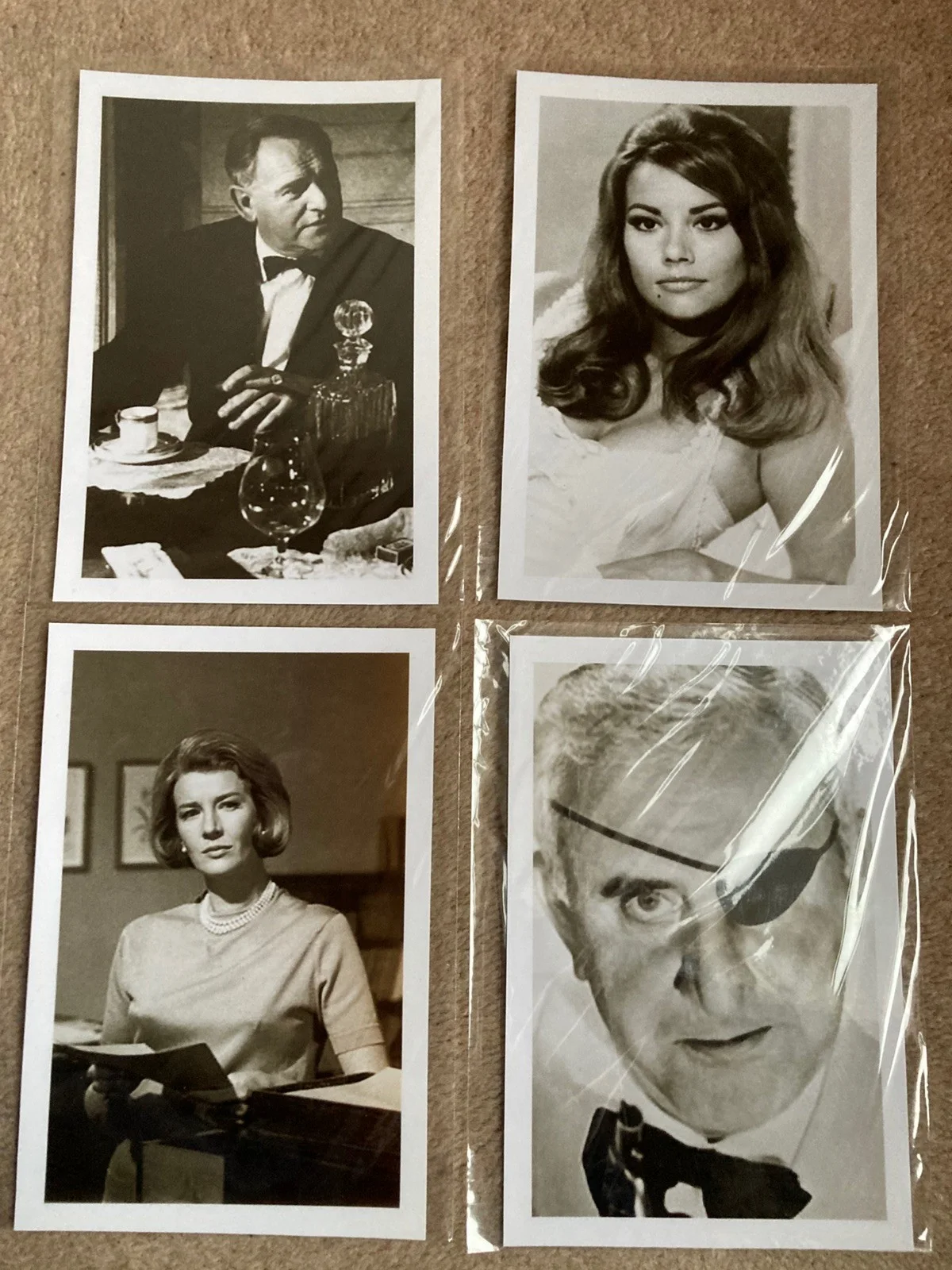 JAMES BOND 007 Goldfinger & Thunderball Character Set of 8 Postcards, изображение 2