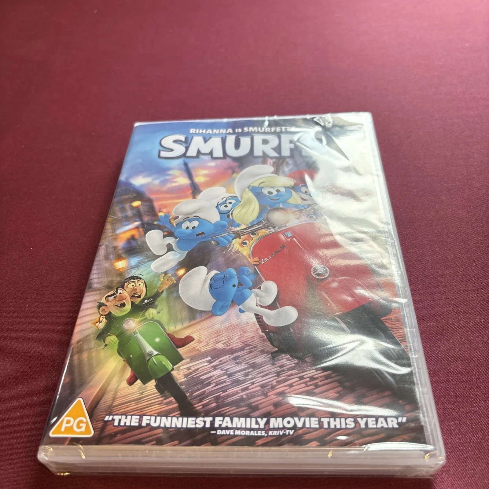 Smurfs DVD and 20cm Vinyl Figure Peyo Schlumpfe Memorabilia Promotional Bundle, image 4