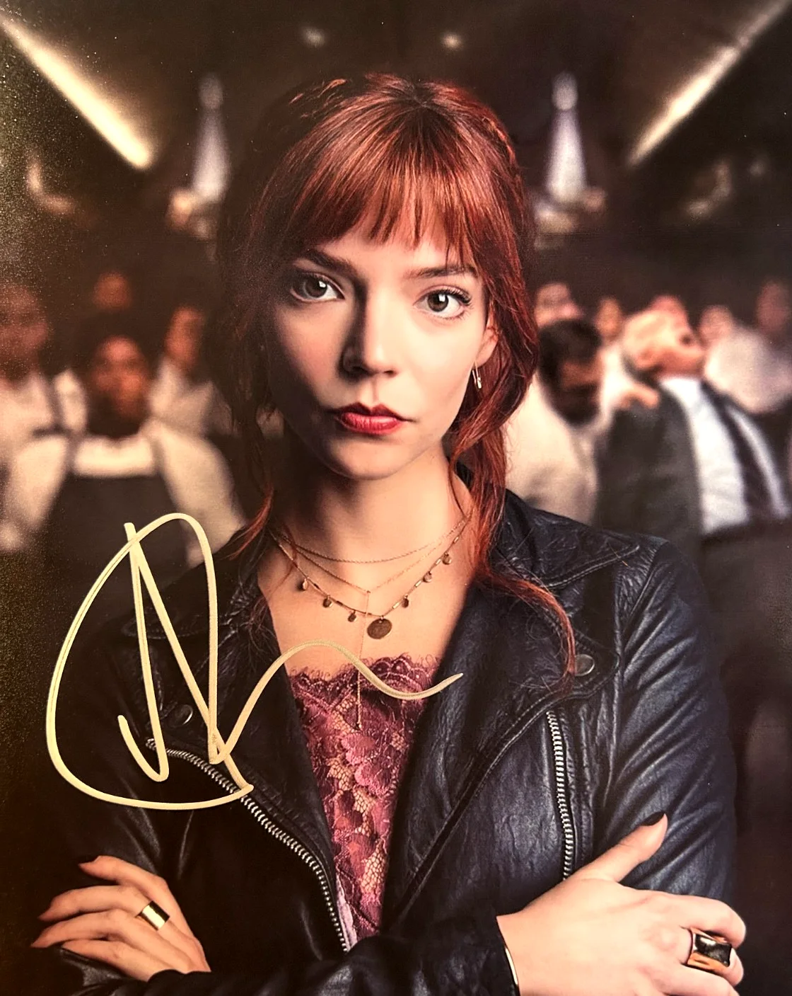 Anya Taylor-Joy — Anya Taylor-Joy Signed THE MENU 8x10" Authentic Autograph GENUINE w/COA, изображение 3