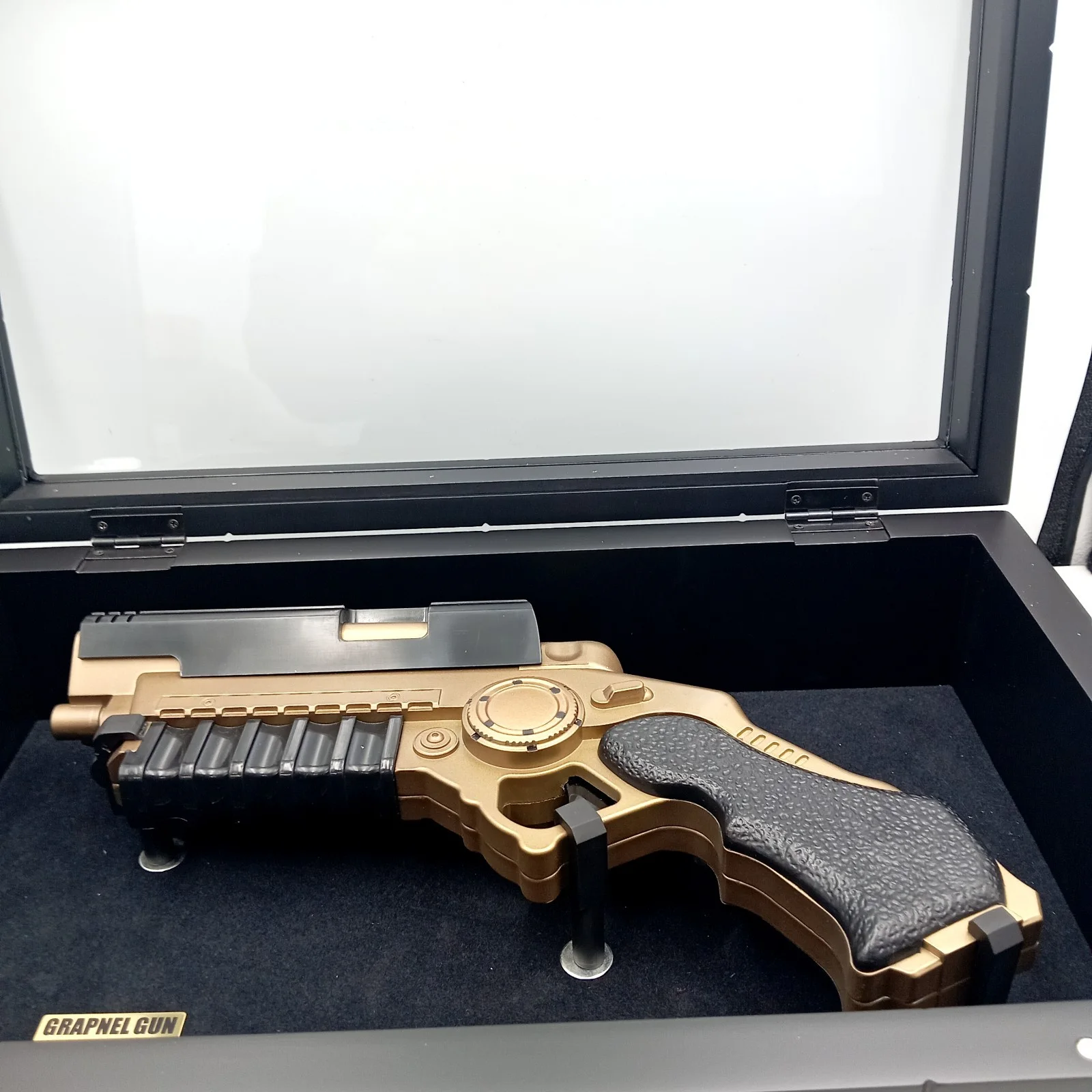 Batman Dark Knight Grapnel Gun Replica Noble Collection Display Die Cast, изображение 3