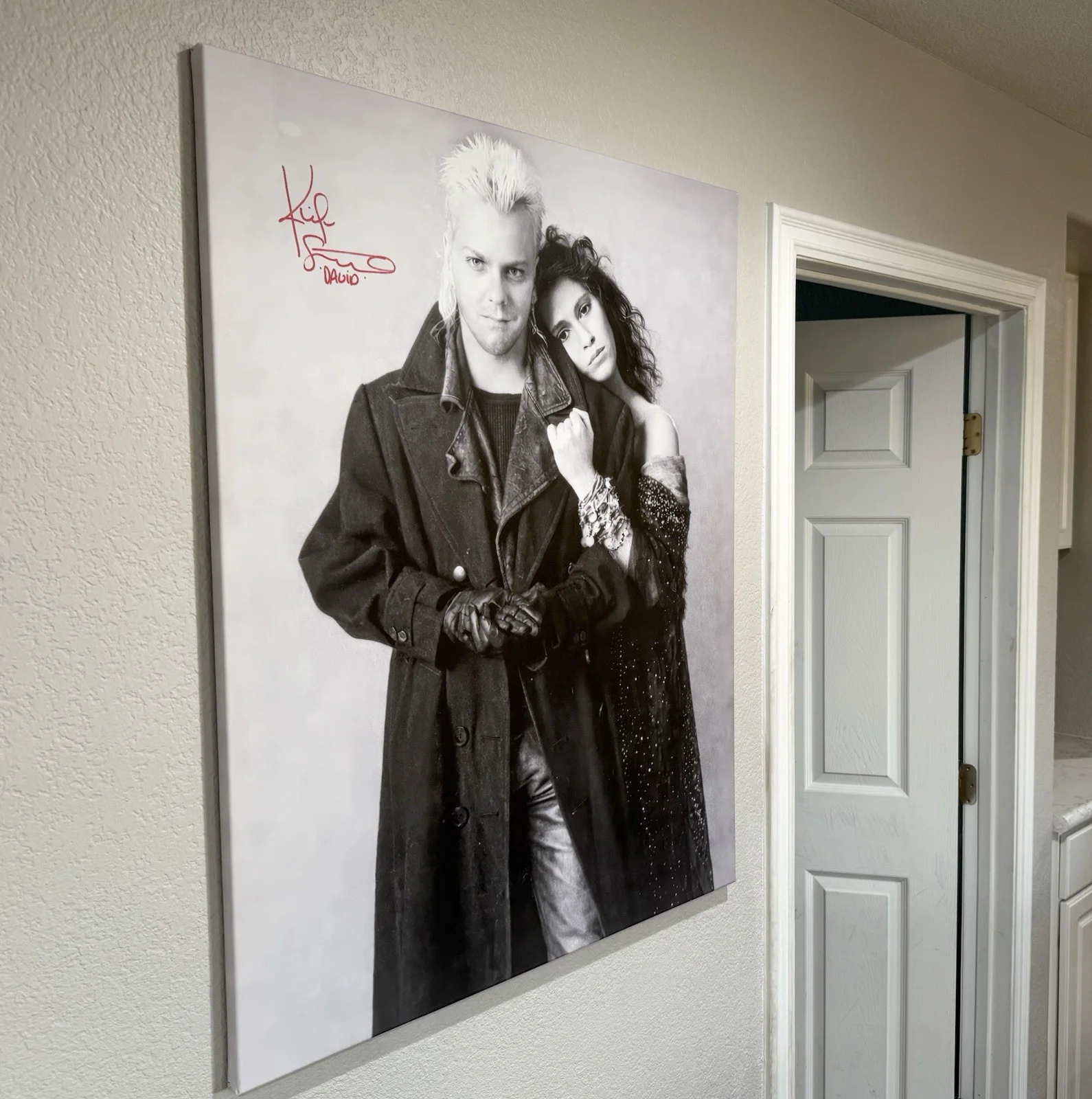 Kiefer Sutherland — The Lost Boys Kiefer Sutherland (David) 30x40 Signed Canvas! w/JSA Cert!, image 2