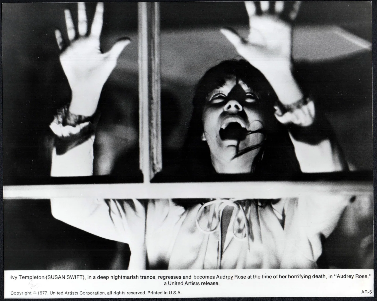 AUDREY ROSE 1977 Anthony Hopkins, Susan Swift, Marsha Mason 4 10x8 STILLS, изображение 4