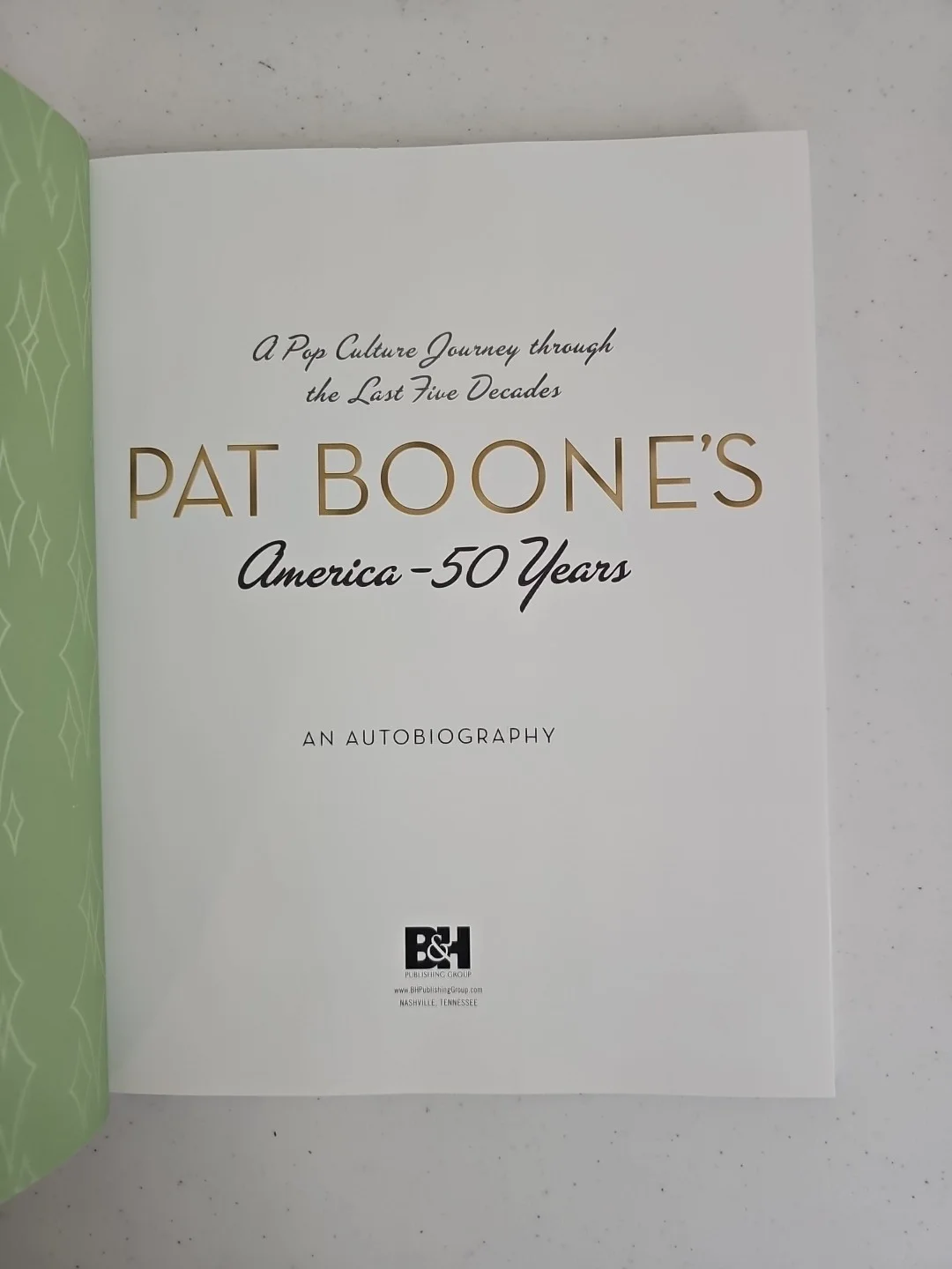 Signed Pat Boone’s America 50 Years Autographed Edition Hardcover Memoir, изображение 3