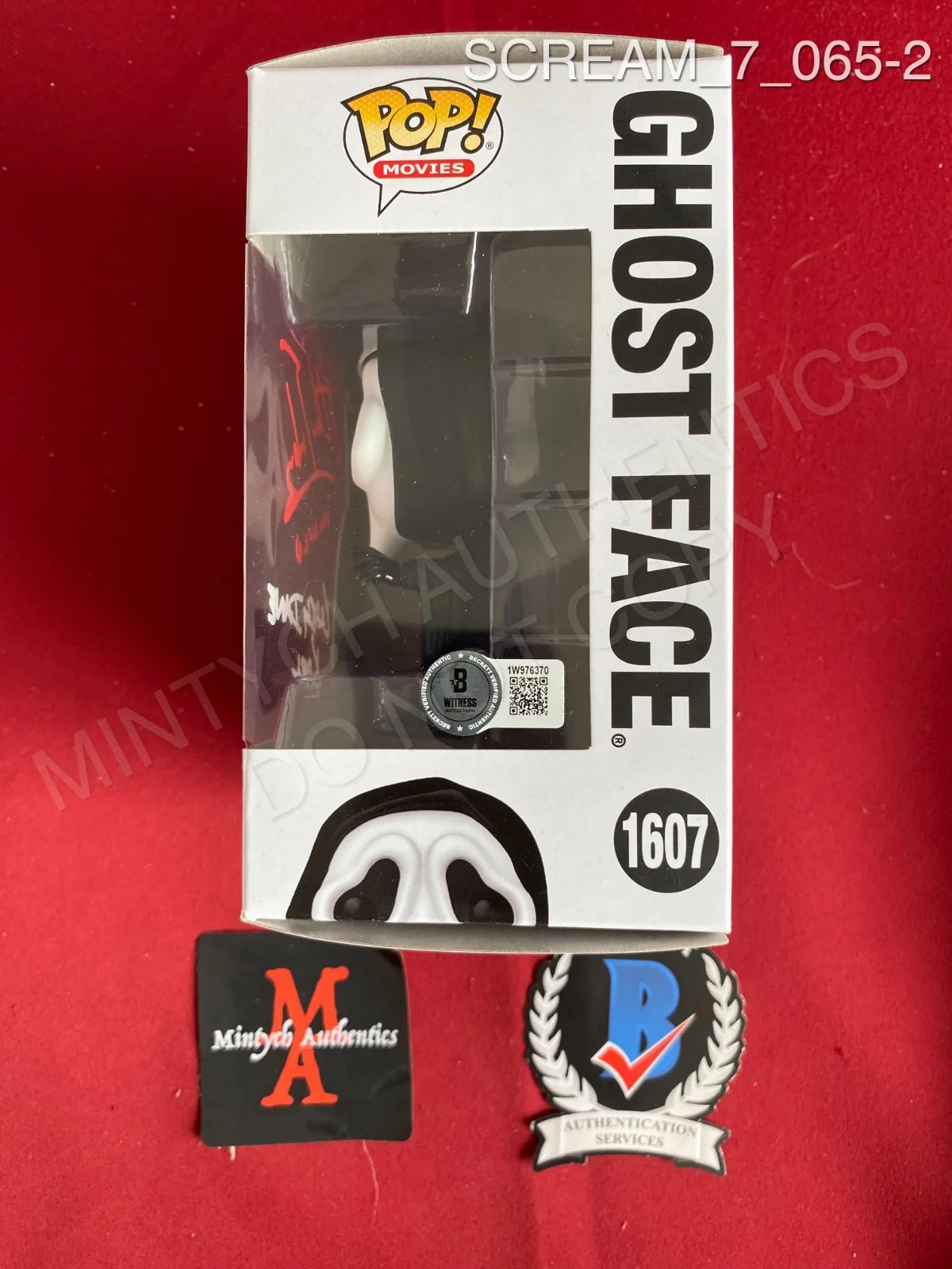 Ethan Embry, Kraig Dane — Ethan Embry Kraig Dane dual signed Ghost Face Funko Pop #1607 Scream 7 Beckett, изображение 2