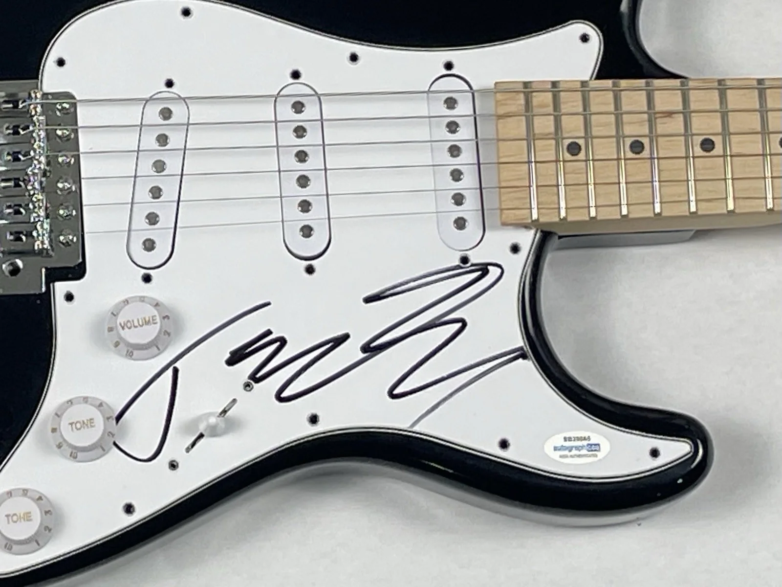 Taylor Dayne Signed Autograph Electric Guitar Tell It To My Heart Singer ACOA, изображение 4