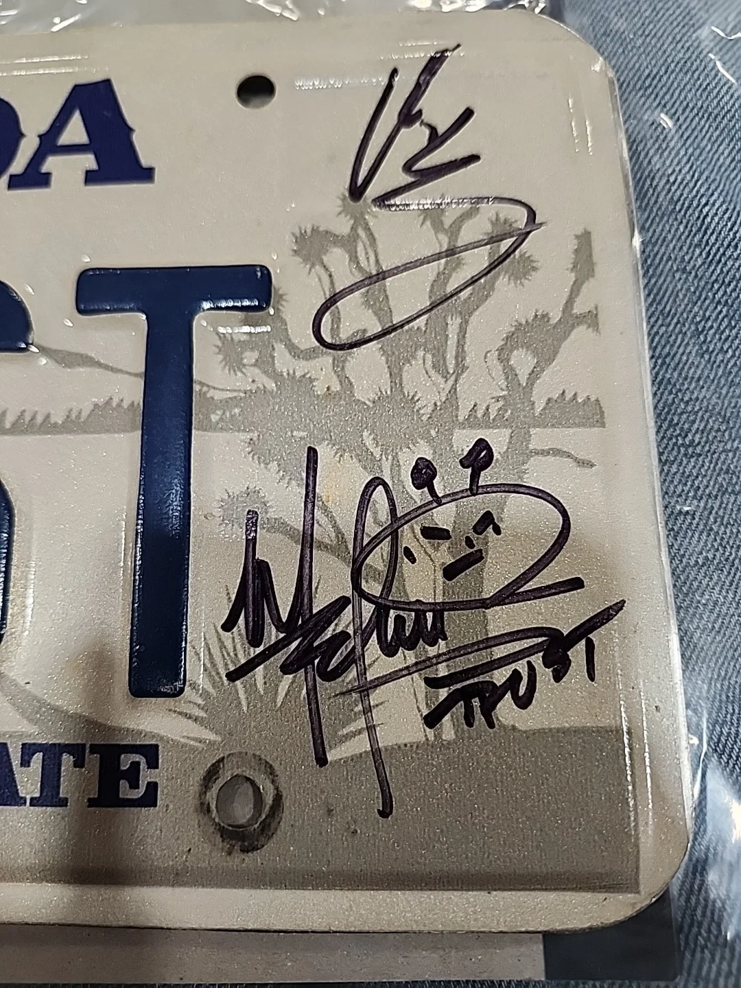 Rare SEVENDUST Autographed Nevada Plate Signed, image 2