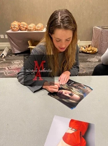 Jessica Rothe — Jessica Rothe autographed signed 11x14 photo Tree Happy Death Day Beckett COA, изображение 4