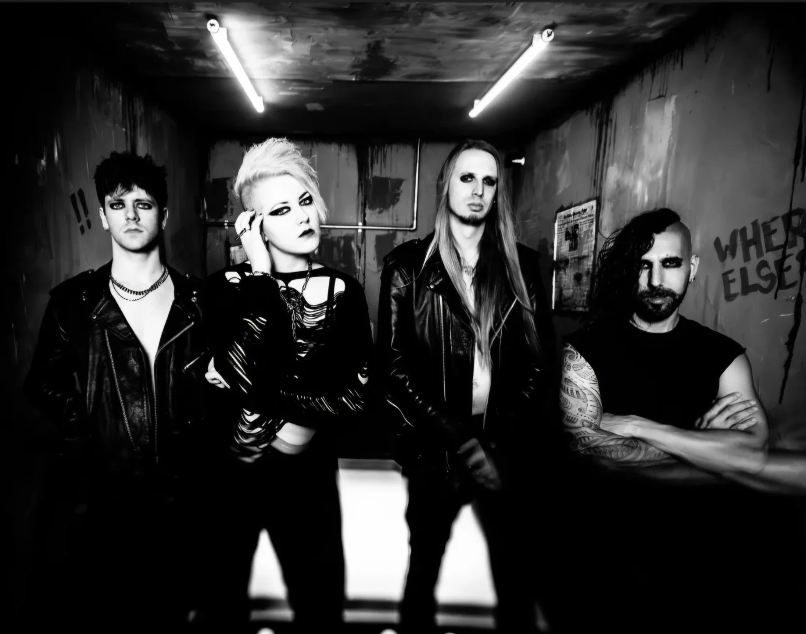 Black Satellite Debut Album "Endless" Autographed By Vale & Hawken, изображение 3