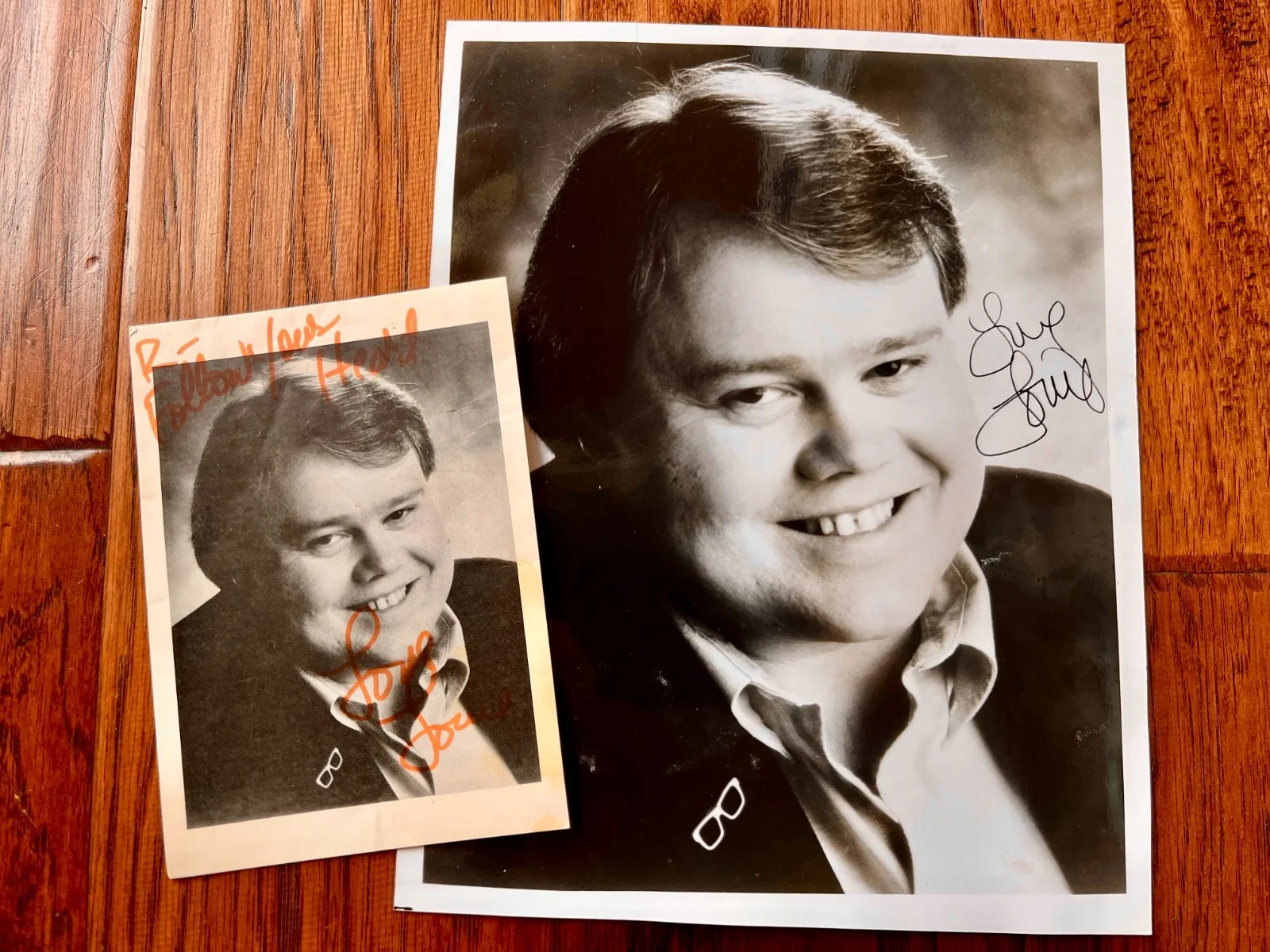 Louie Anderson — Louie Anderson Lot of 2 Autographed Signed Photo Headshots 8”x10” & 4"x6" 1990s