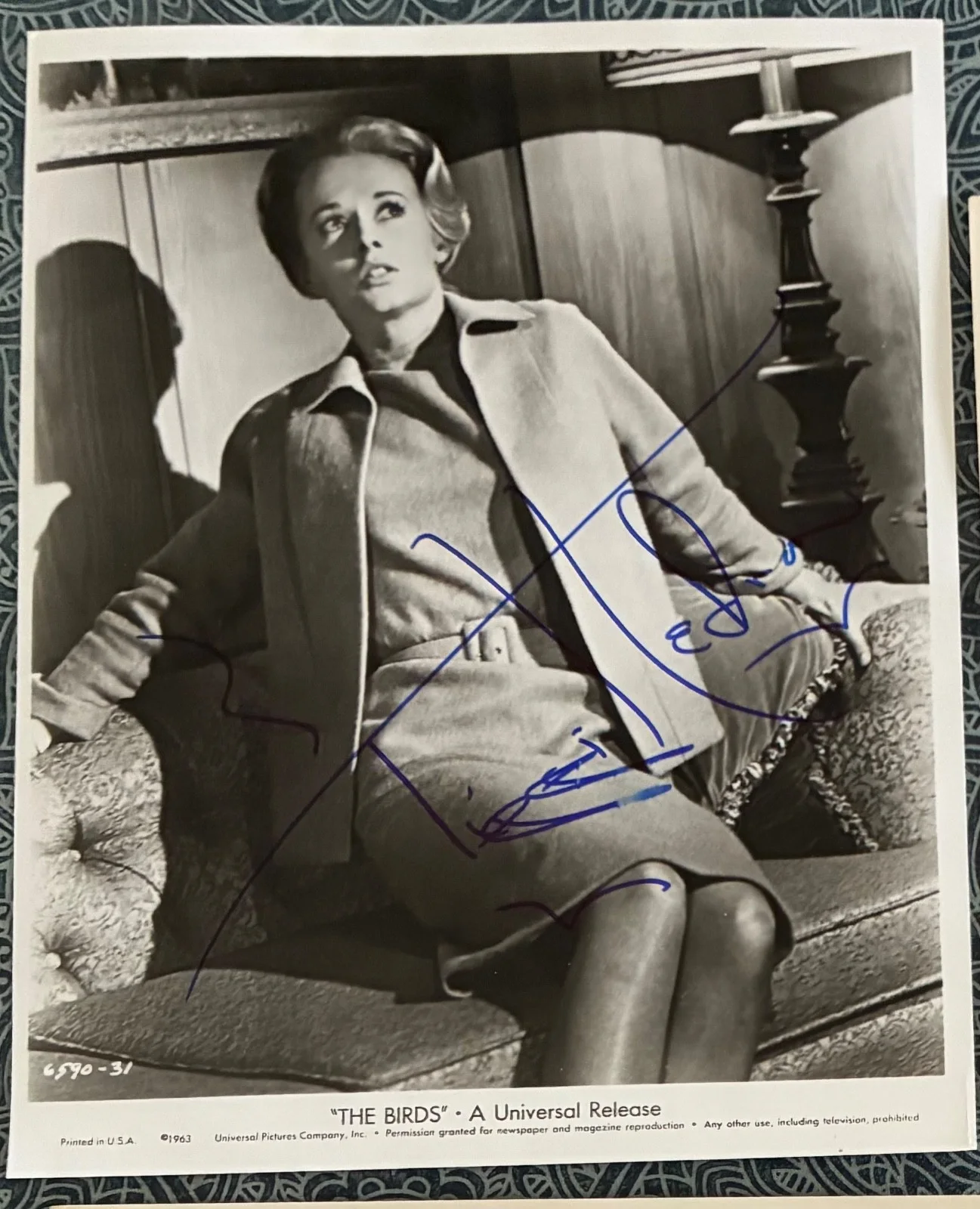Tippi Hedren — Vtg 1963 THE BIRDS Movie Still Lot (4) Incl. TIPPI HEDREN Signed 8x10 Photo, изображение 2