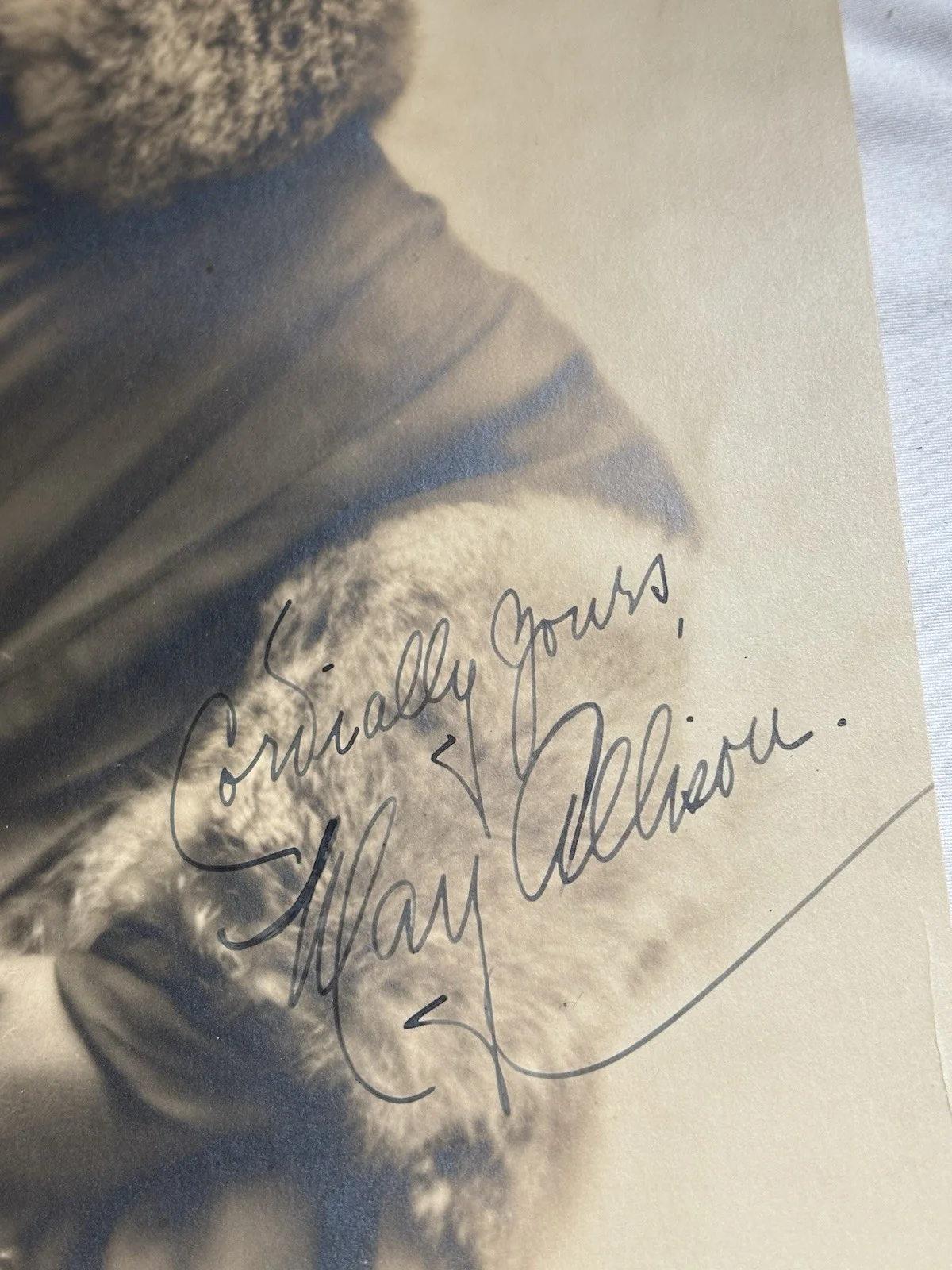 May Allison — MAY ALLISON SIGNED VINTAGE 1920s ORIGINAL DBL. WT. PHOTO 8.75” x 11.25” STUNNING, изображение 2