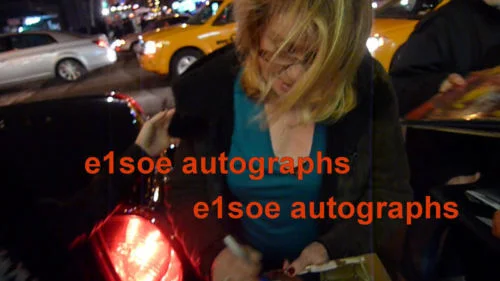 catherine deneuve — Catherine Deneuve signed 8x10 photo - Exact Proof - Belle De Jour, изображение 3