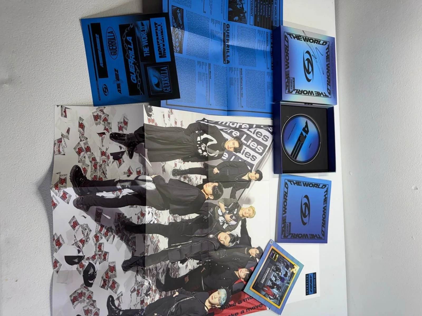 ATEEZ THE WORLD EP.1 MOVEMENT Album Blue Ver w/ Poster Inclusions Kpop Official, изображение 2