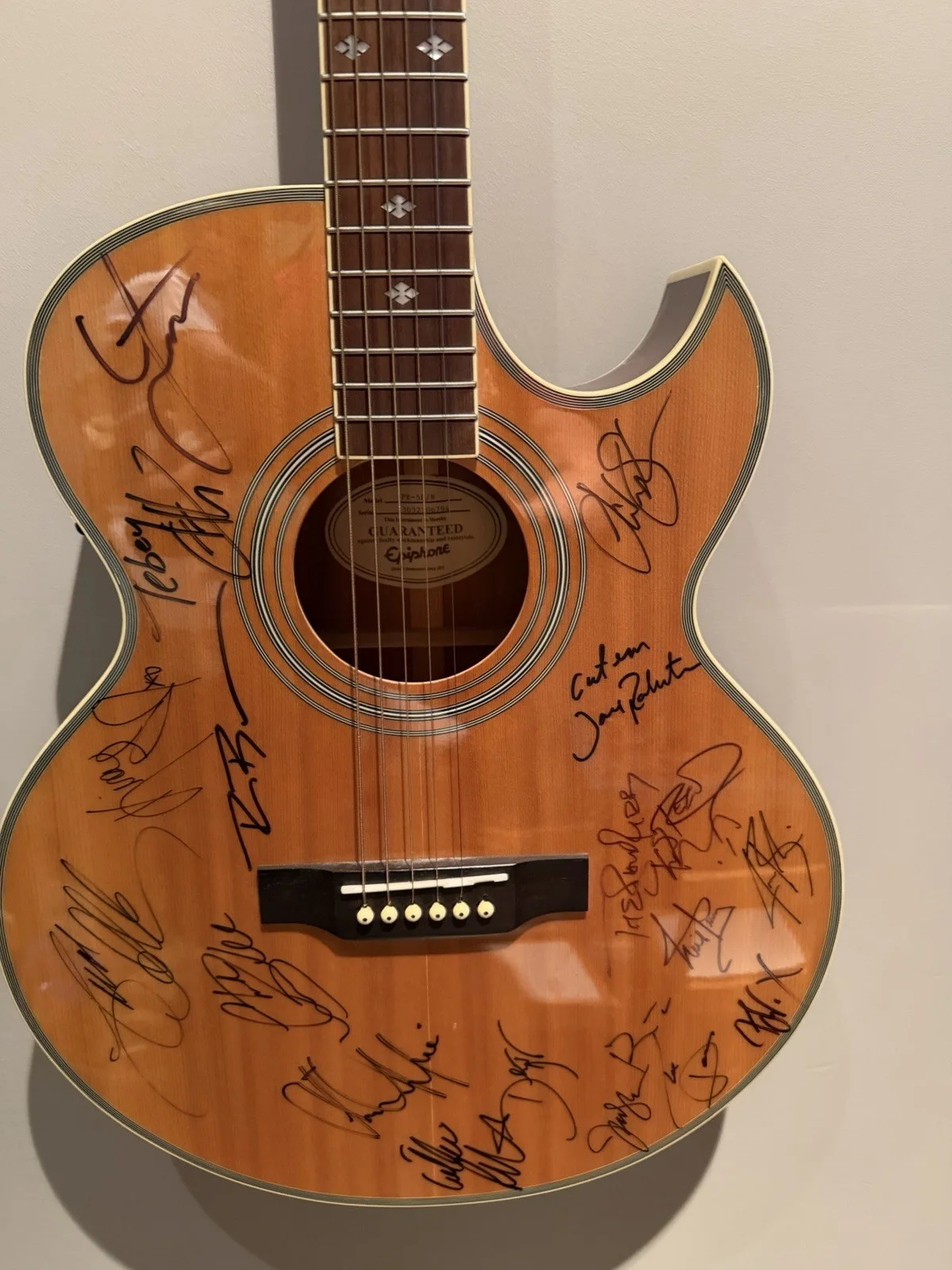 Rare! Signed Epiphone Guitar – Aldean, Lambert, Bentley +11 VIP 2013, image 2