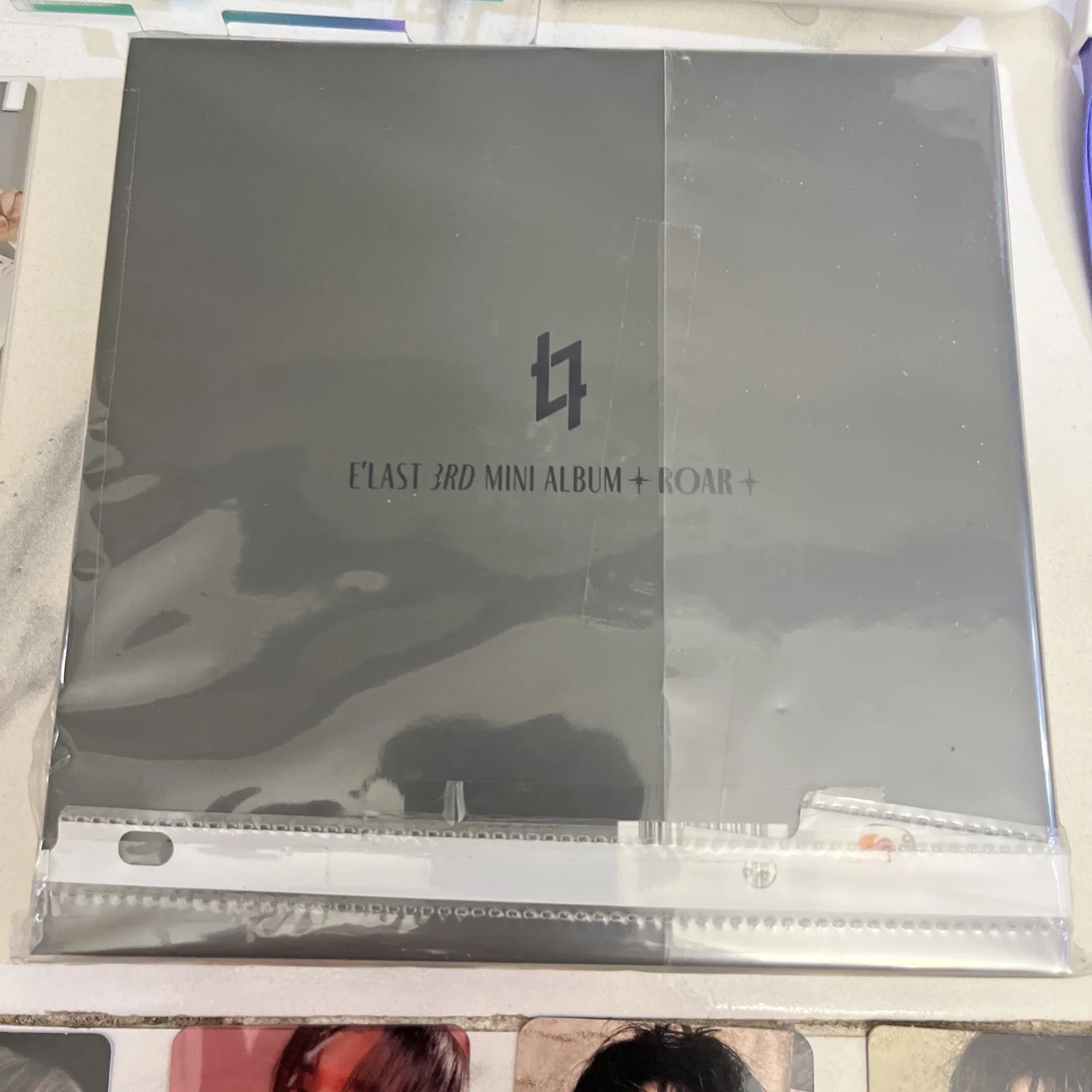 E'Last 3rd Mini Album Roar Signed Photo book CD Photo cards Light Stick Bundle, изображение 3