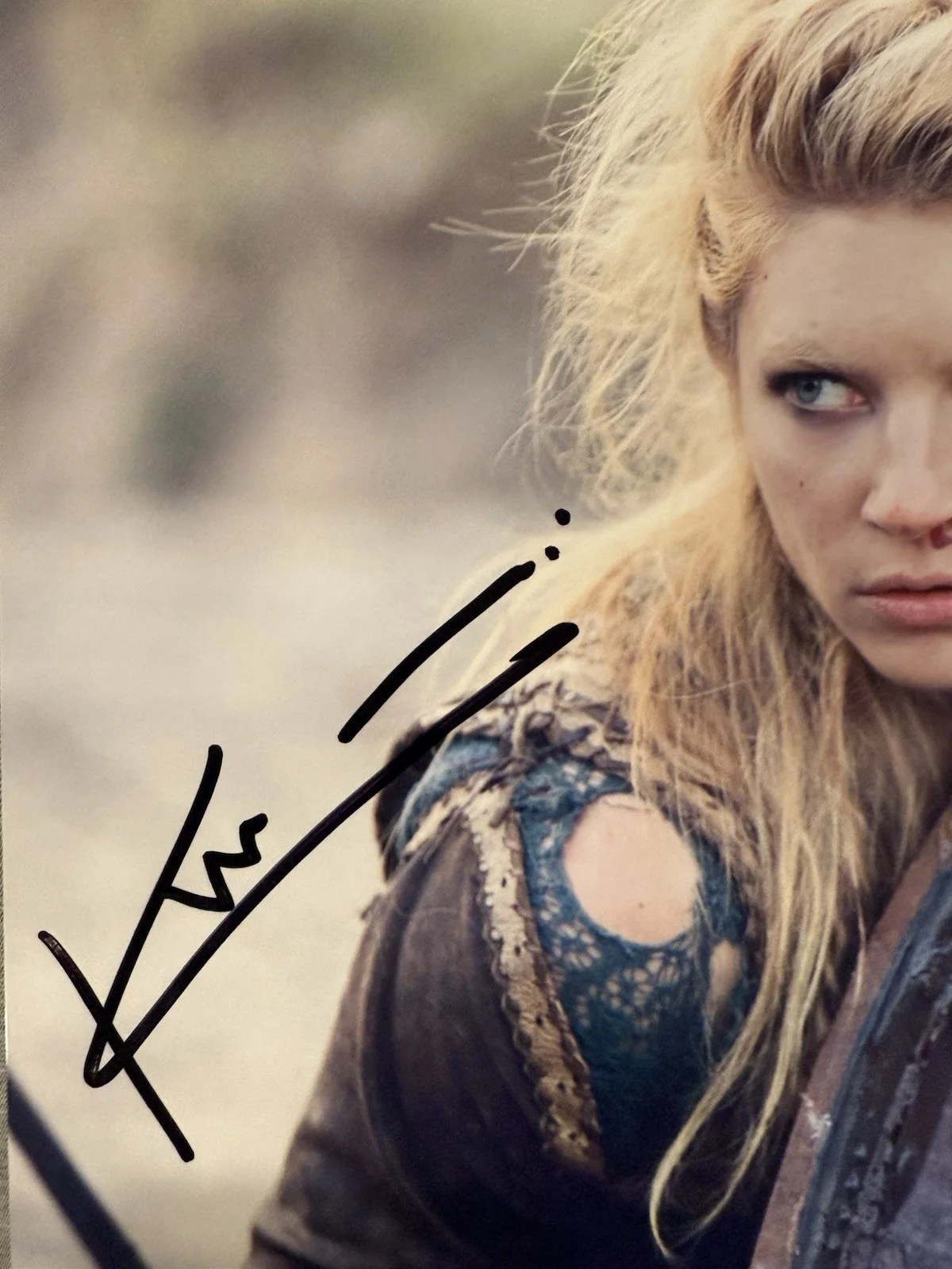 Katheryn Winnick — KATHERYN WINNICK SIGNED 8x10 VIKINGS AUTOGRAPH PHOTO LAGERTHA BECKETT BQ95751, image 2