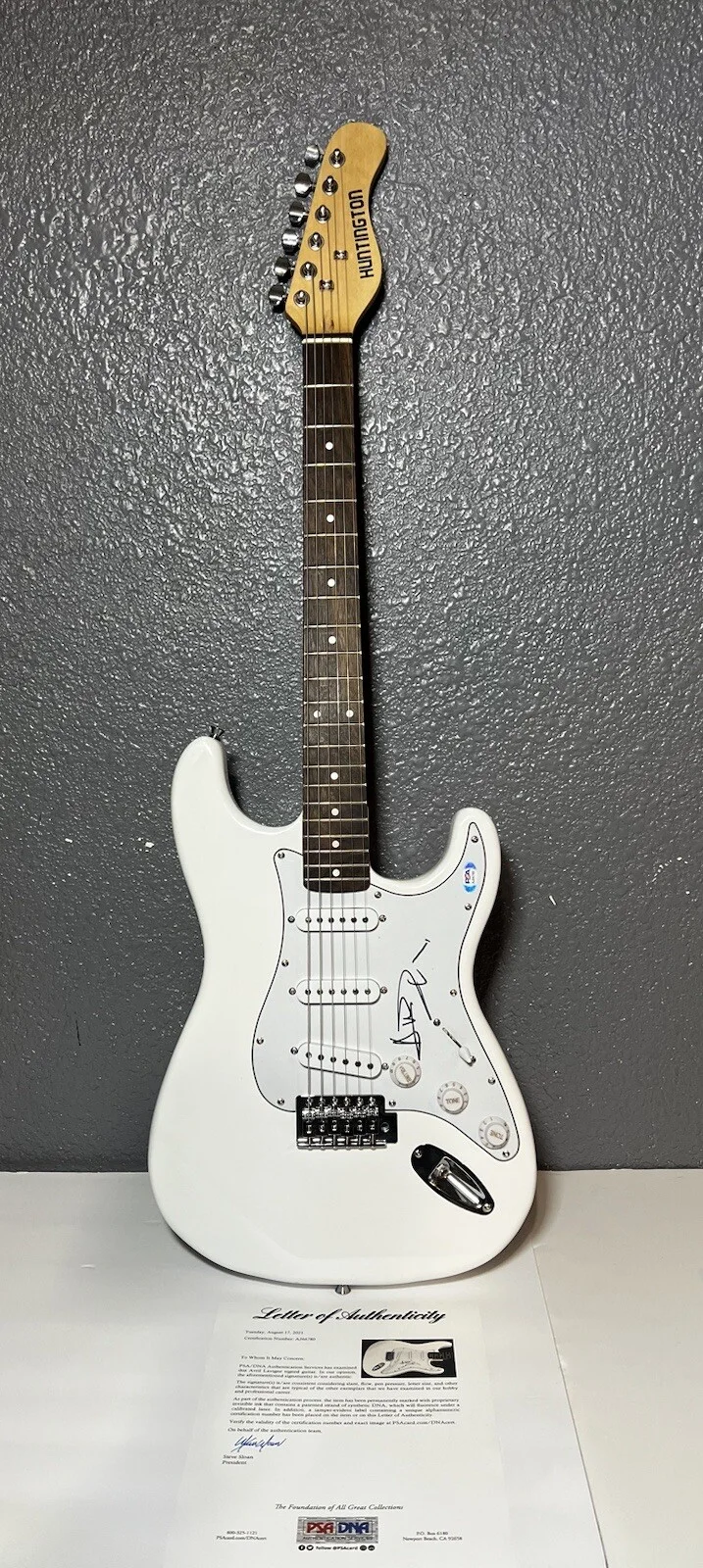 Avril Lavigne Signed Autographed Electric Guitar Let Go - Beckett, изображение 2
