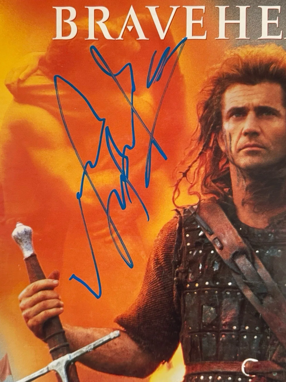 Mel Gibson — MEL GIBSON SIGNED BRAVEHEART LASERDISC AUTOGRAPH BAS LOA, image 2