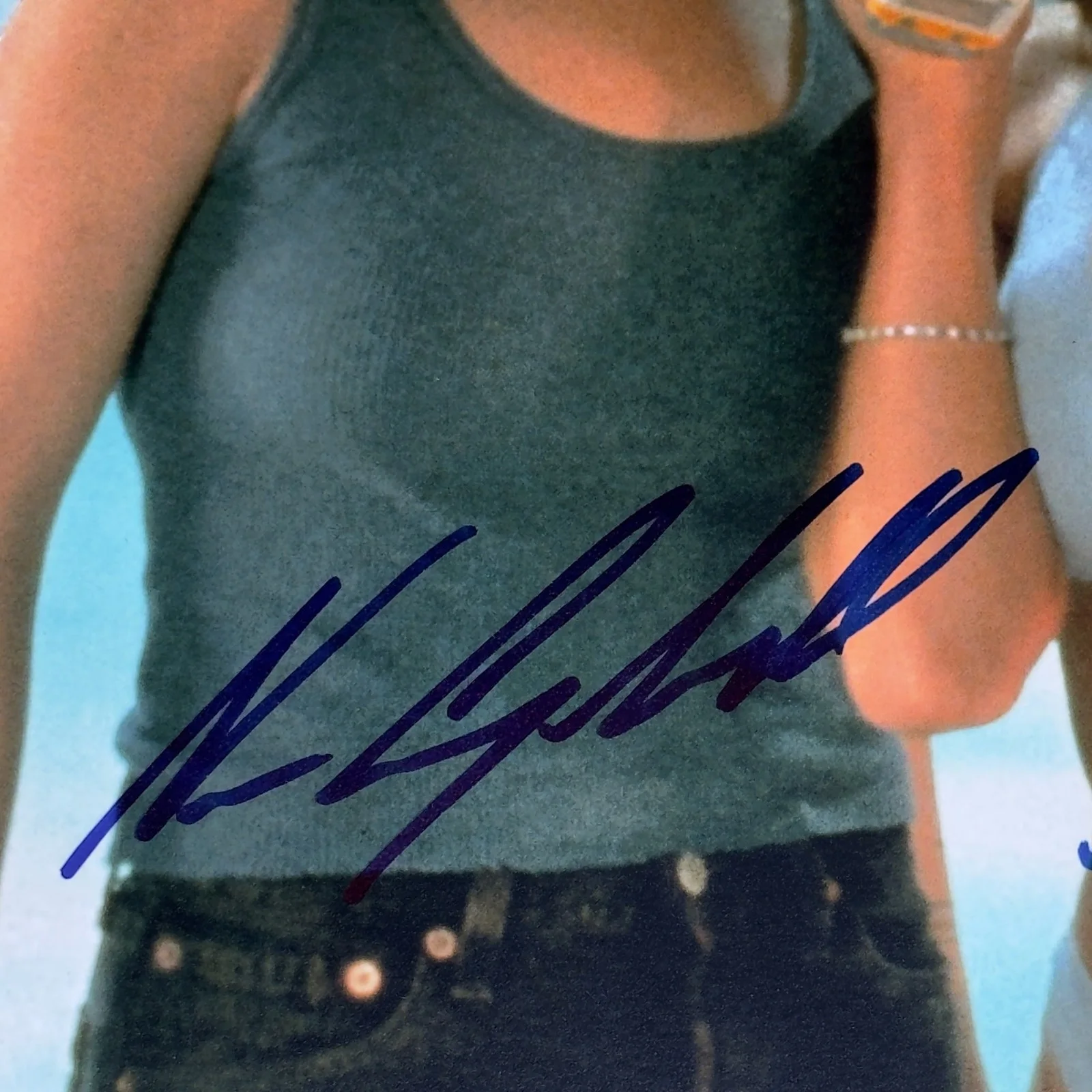 Neve Campbell, Denise Richards — Neve Campbell & Denise Richards Signed 11x14 Photo Wild Things Beckett Authentic, изображение 2