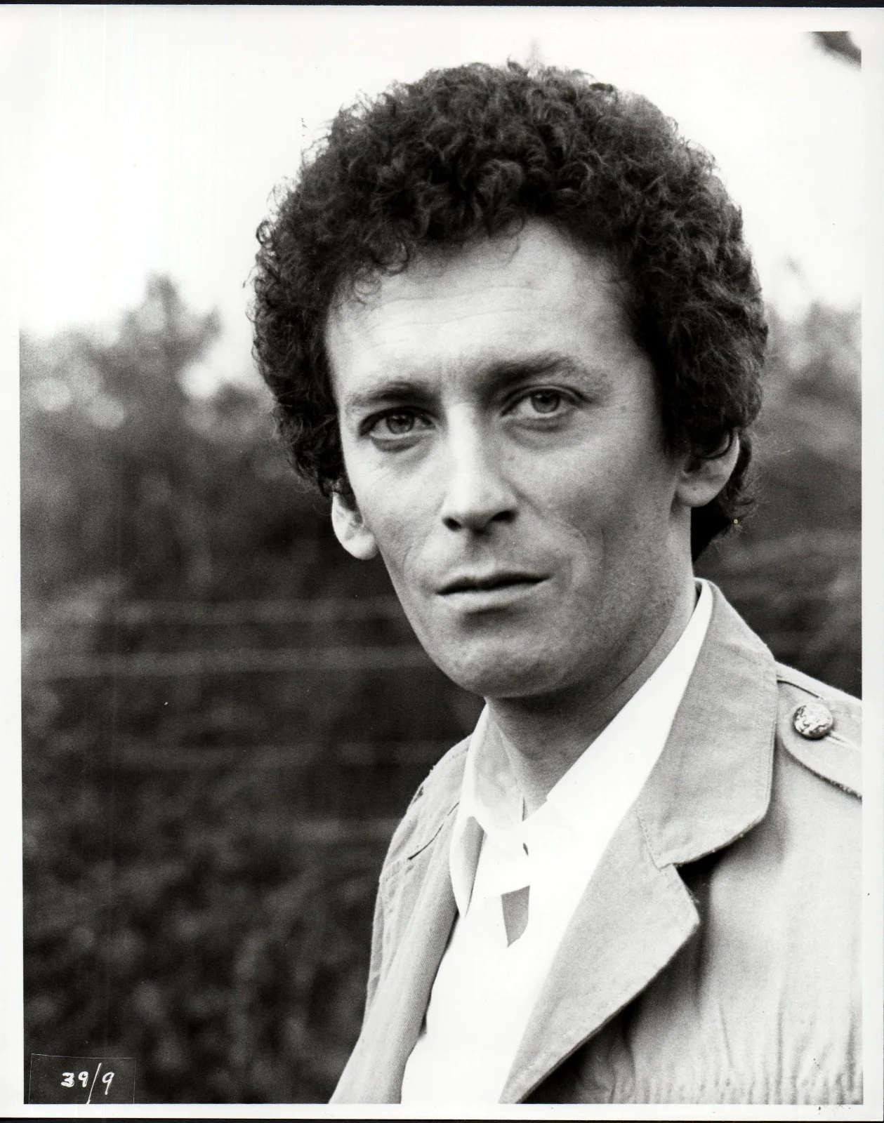 THIRTY NINE STEPS 1978 Robert Powell, John Buchan 2 10x8 STILLS, image 2
