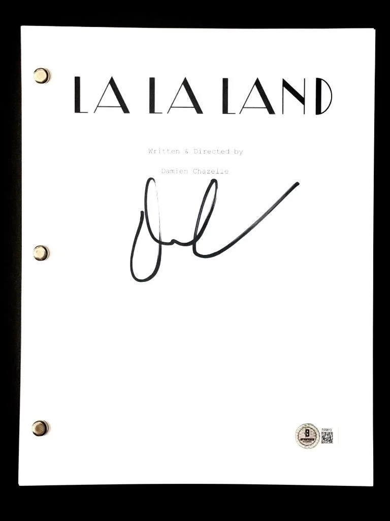 Damien Chazelle — Damien Chazelle signed LA LA LAND full movie script autograph (C) ~ Beckett BAS