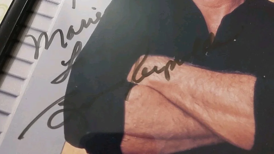 Burt Reynolds — Burt Reynolds8x10 Autographed Hand- Signed Photo Good Looking, image 3