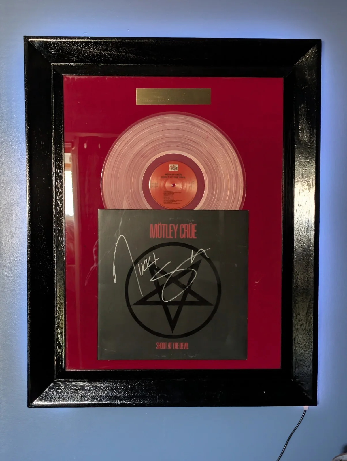 Mötley Crüe Shout At The Devil Signed Framed Record Autographed Display, image 3