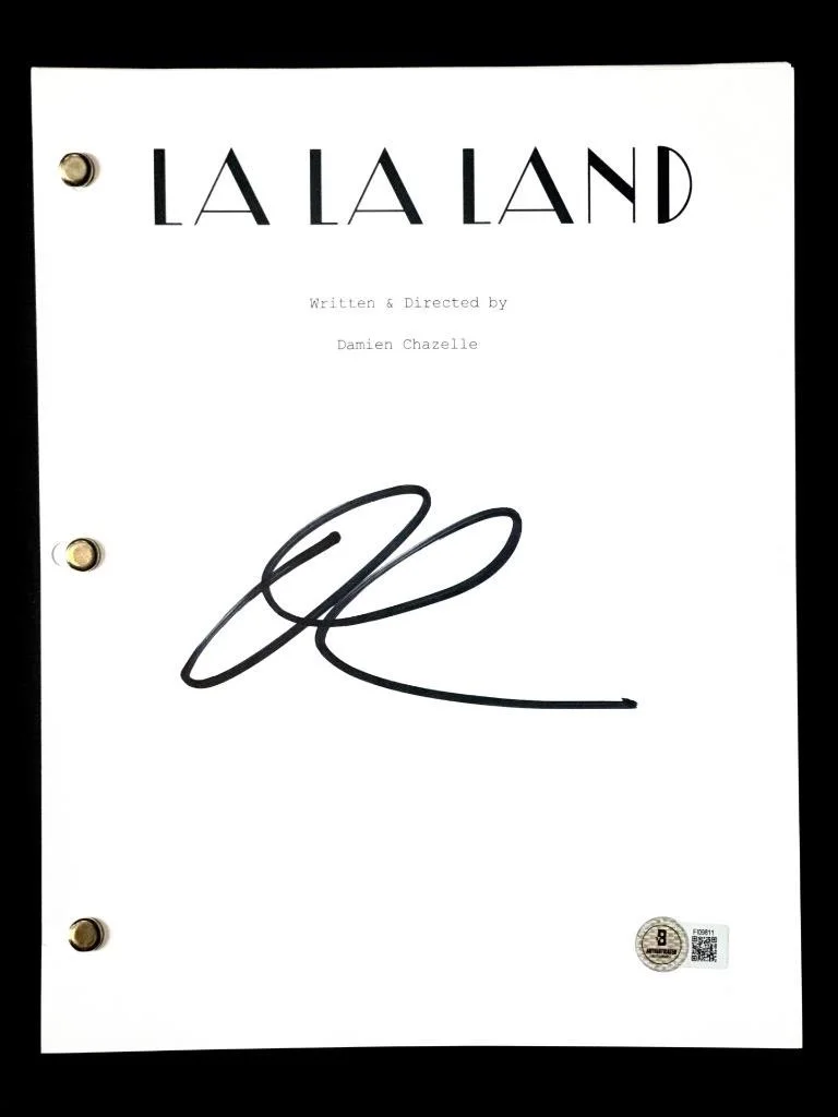Damien Chazelle — Damien Chazelle signed LA LA LAND full movie script autograph (A) ~ Beckett BAS