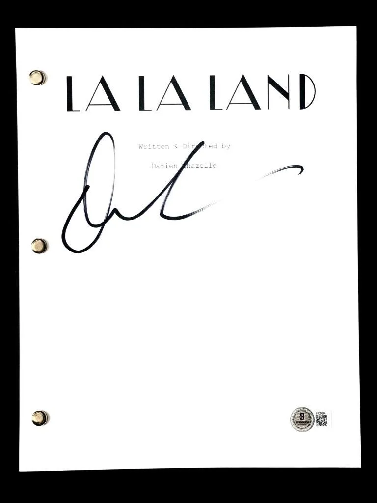 Damien Chazelle — Damien Chazelle signed LA LA LAND full movie script autograph (B) ~ Beckett BAS
