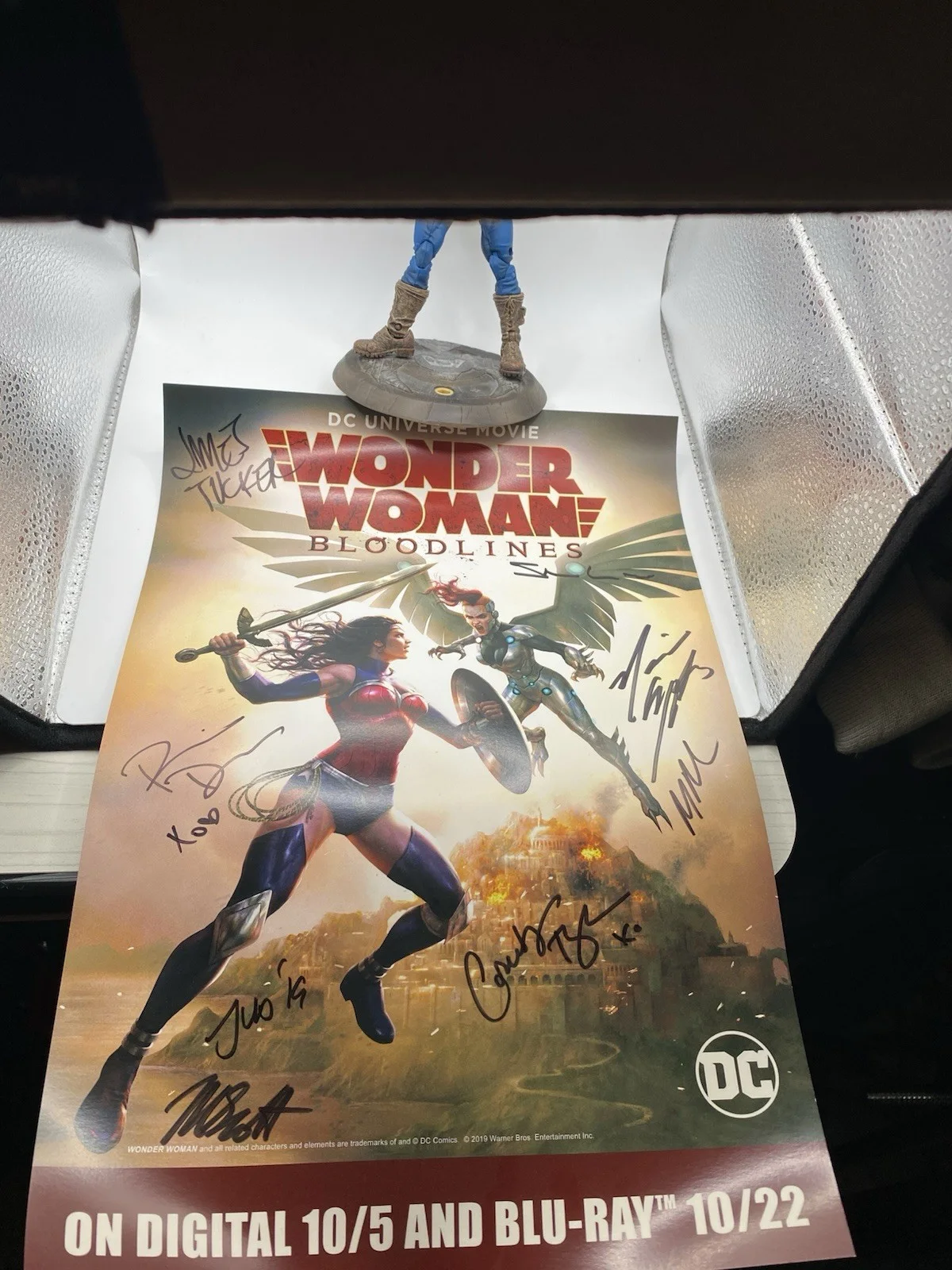 Rosario Dawson — WONDER WOMAN BLOODLINES Poster signed by Cast Rosario Dawson NYCC Exclusive Auto