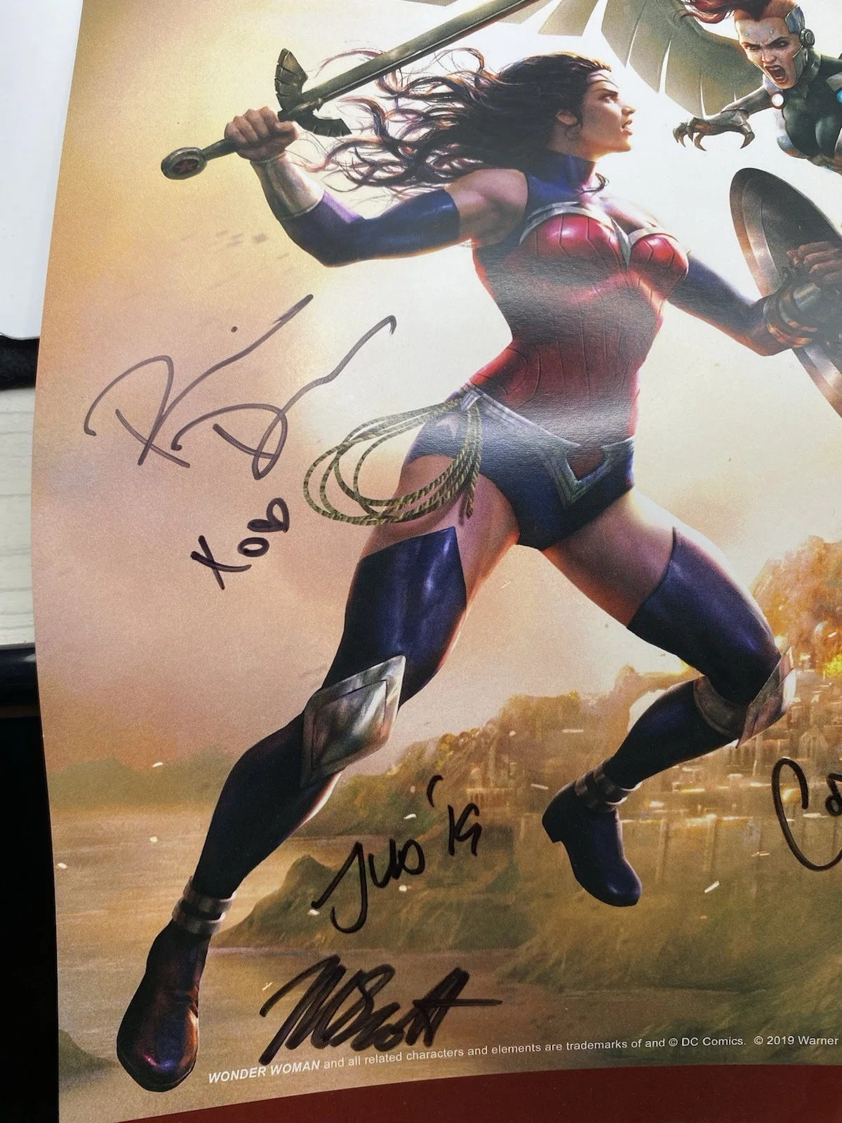 Rosario Dawson — WONDER WOMAN BLOODLINES Poster signed by Cast Rosario Dawson NYCC Exclusive Auto, изображение 4