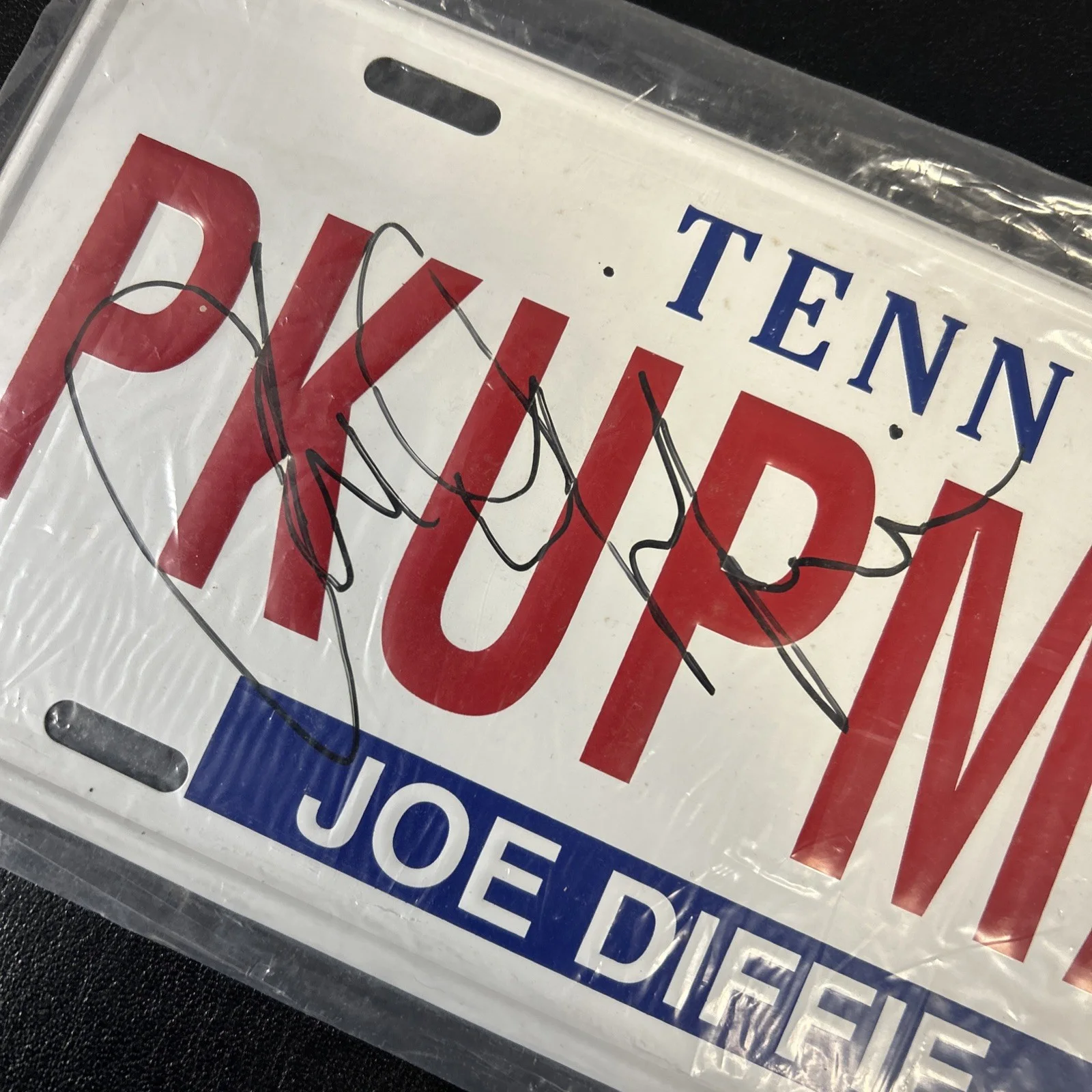 JOE DIFFIE SIGNED PICK UP MAN CONCERT LICENSE PLATE, image 4